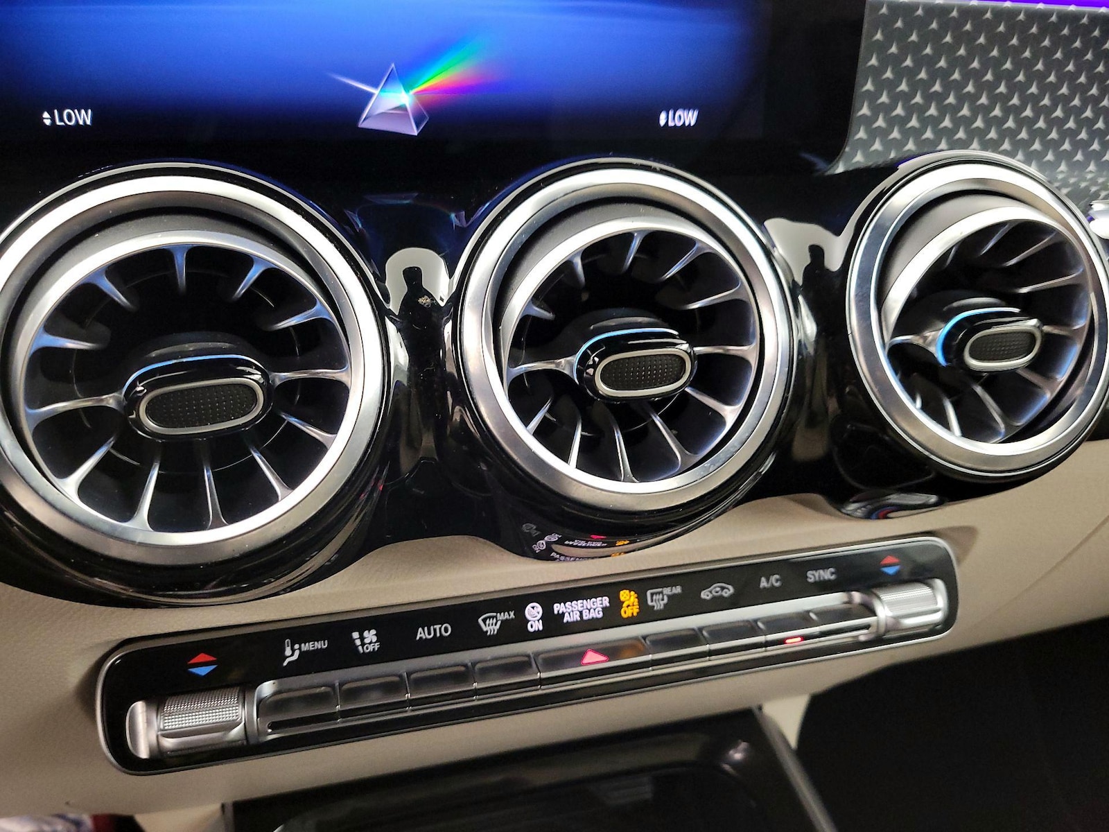 2025 Mercedes-Benz GLB Base - Photo 17
