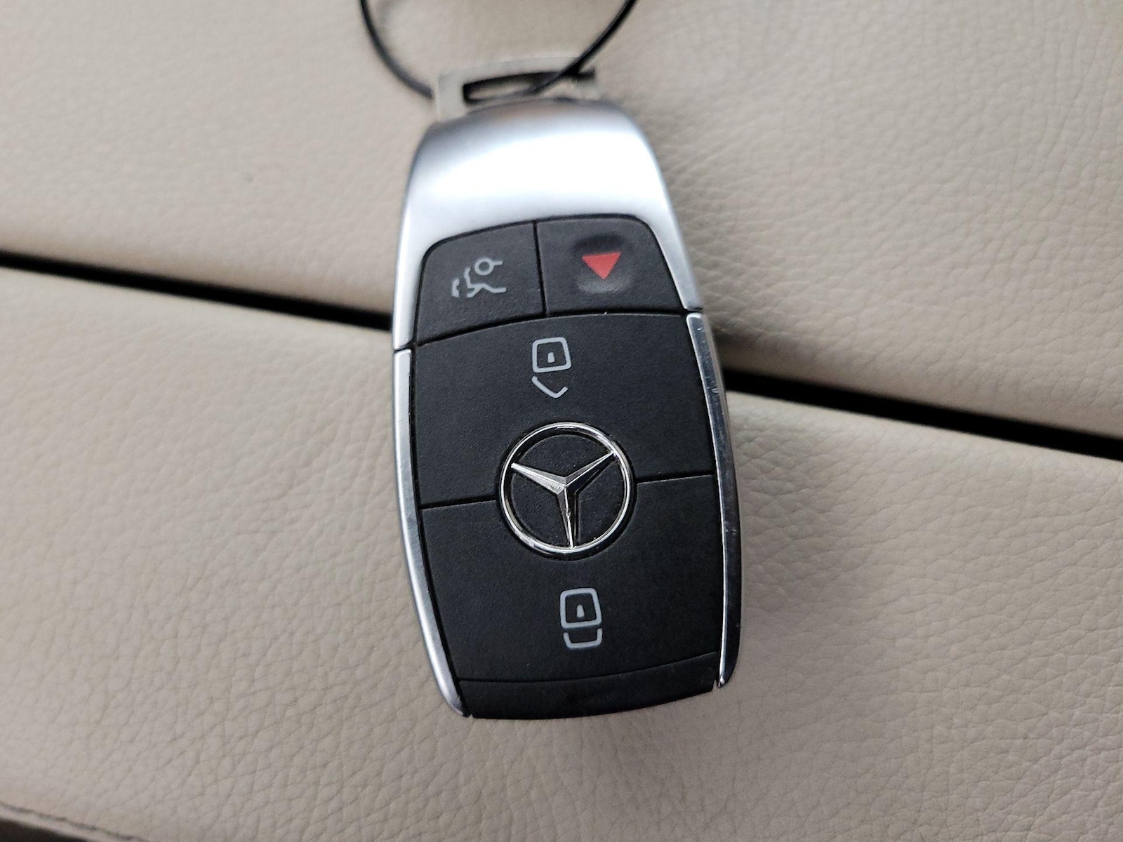 2025 Mercedes-Benz GLB Base - Photo 23