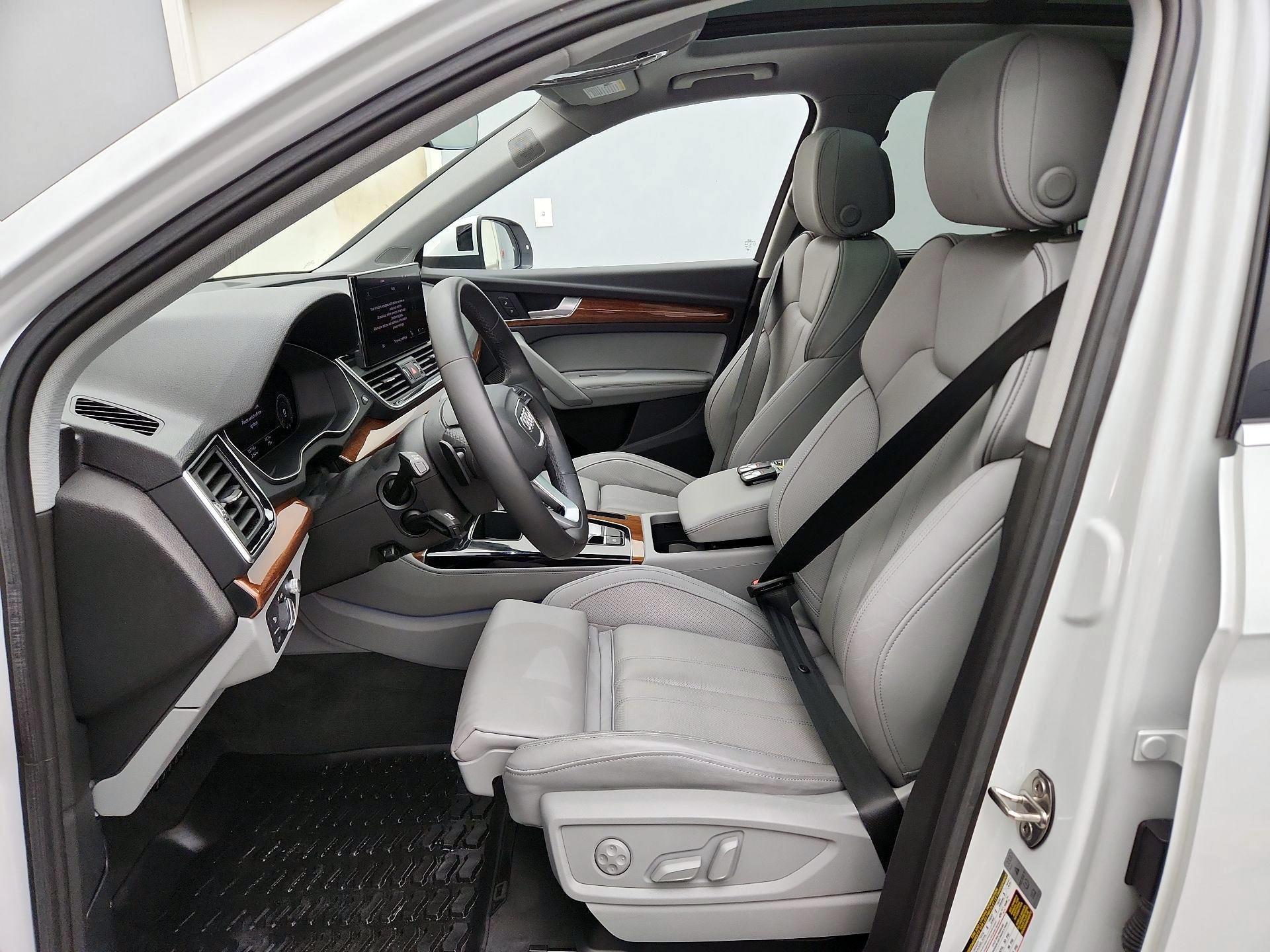 Thumbnail: 2023 Audi Q5 - 11