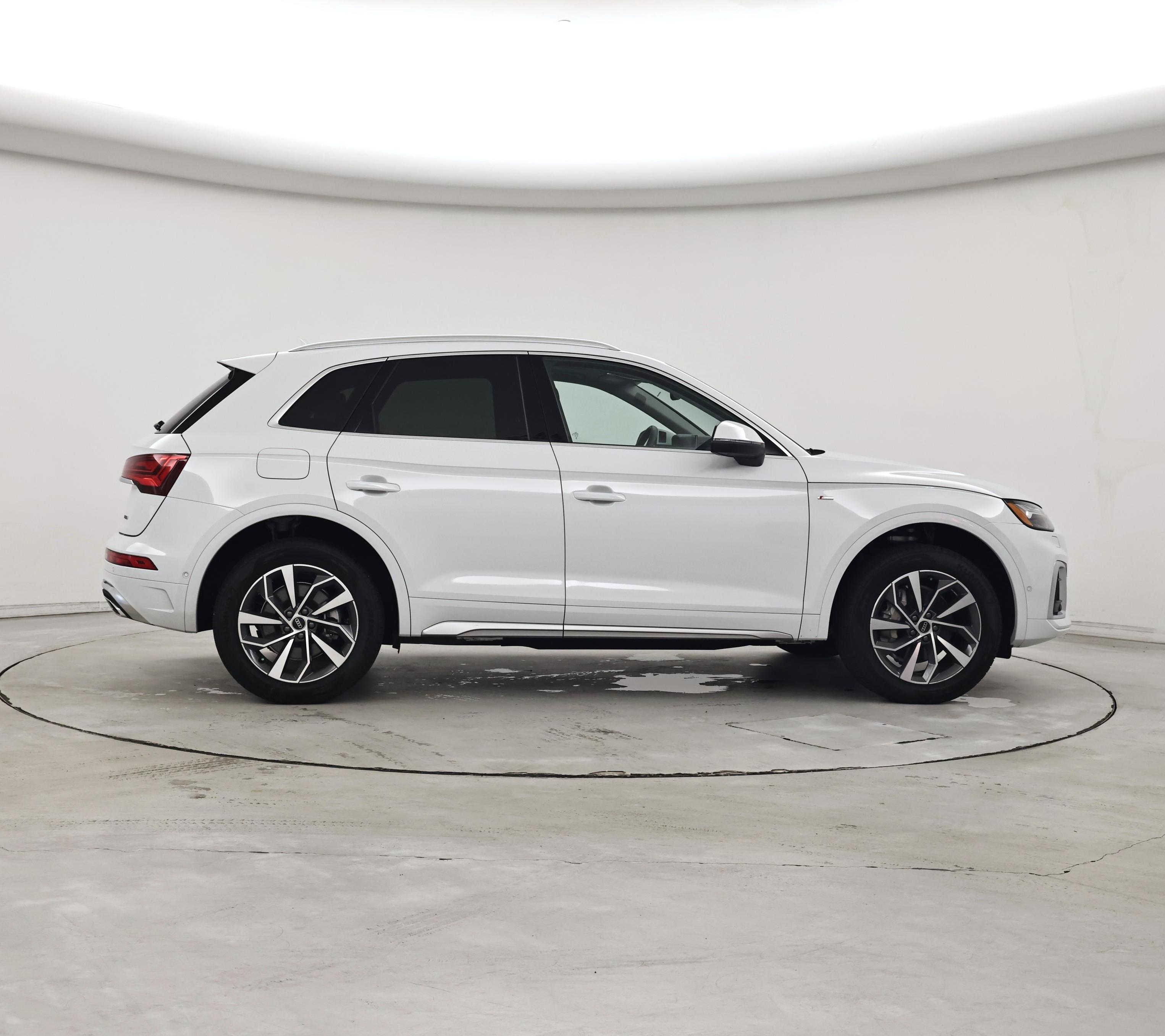 Thumbnail: 2023 Audi Q5 - 7