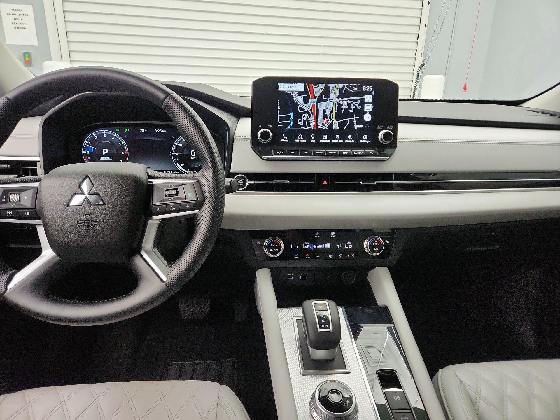 Thumbnail: 2024 Mitsubishi Outlander - 9