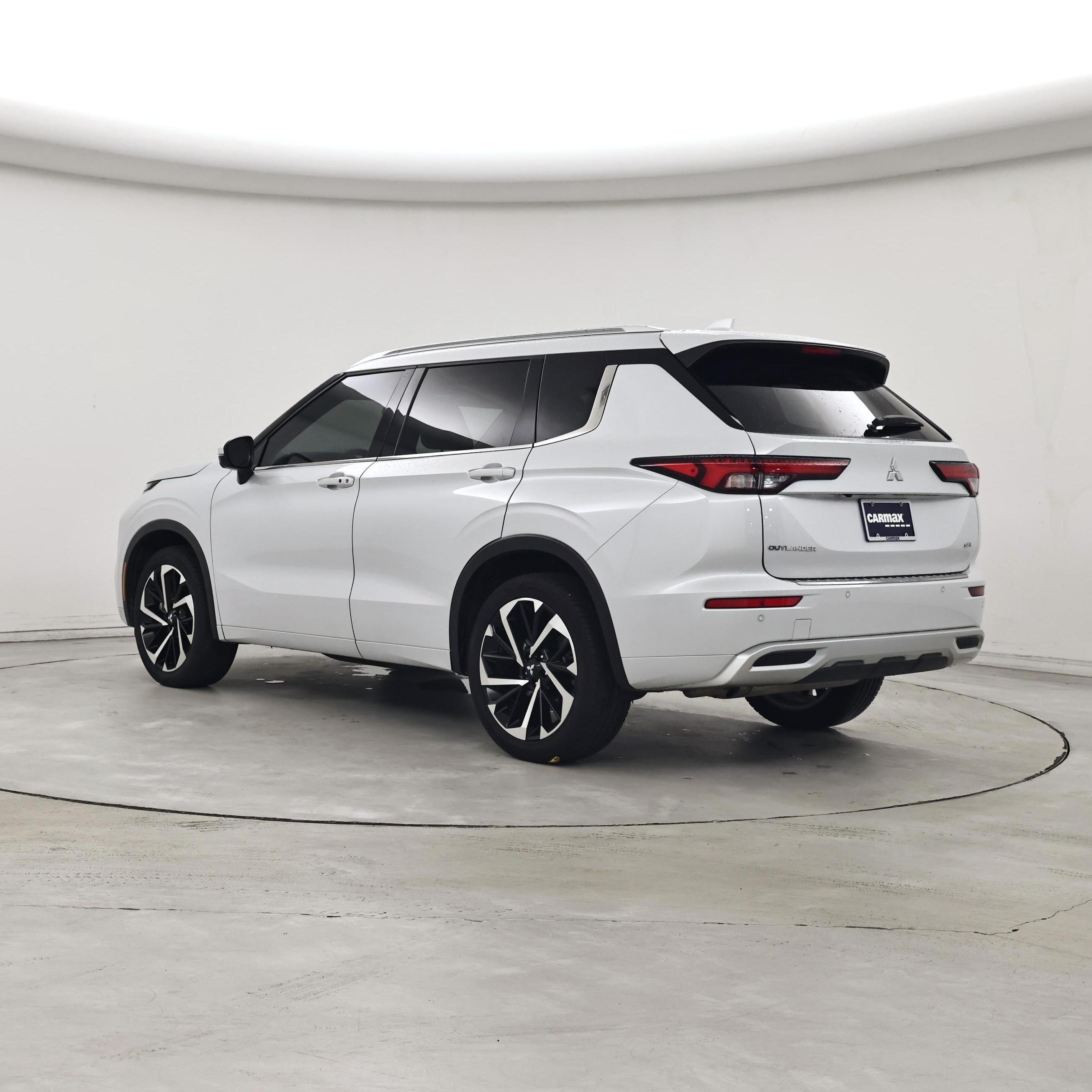 Thumbnail: 2024 Mitsubishi Outlander - 2