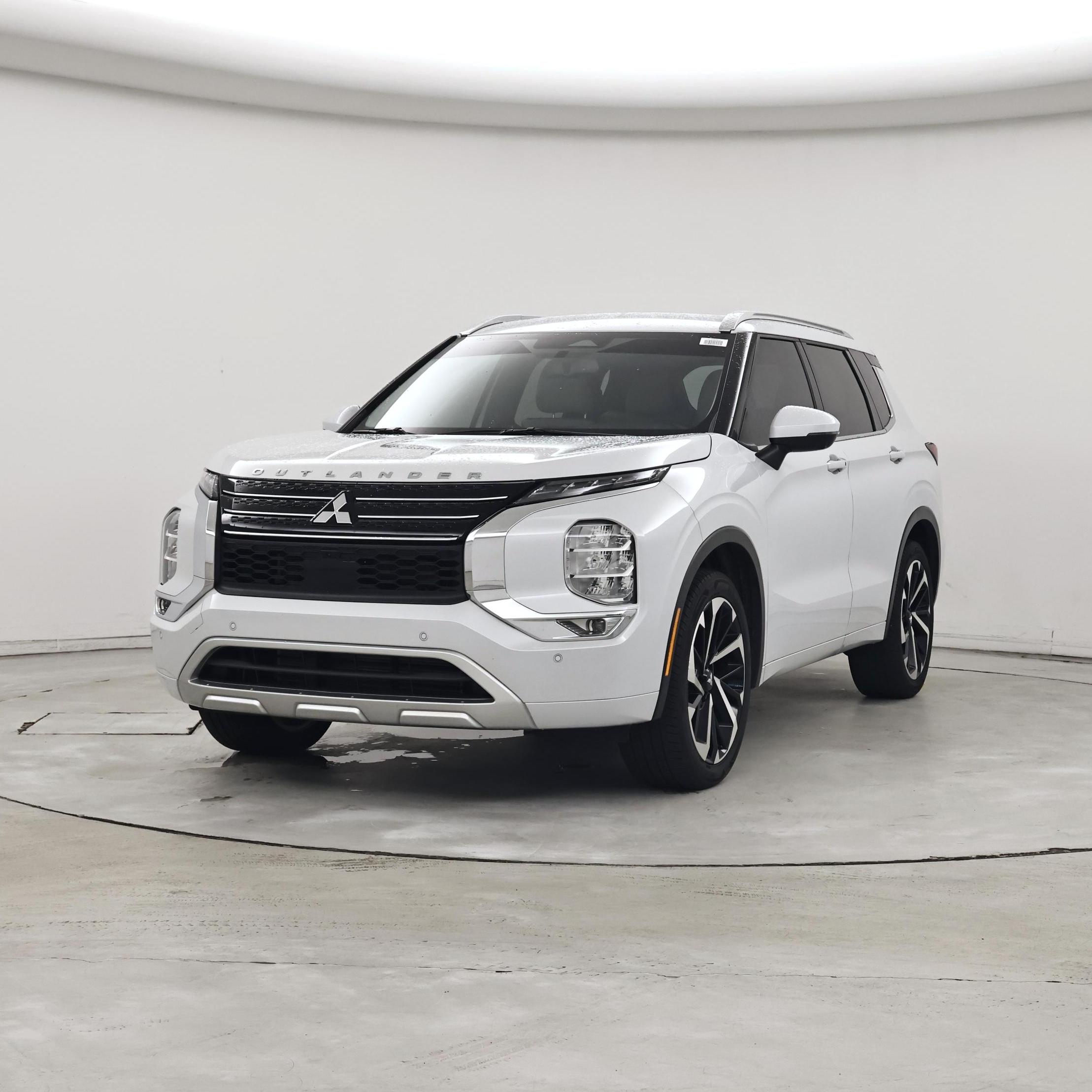 Thumbnail: 2024 Mitsubishi Outlander - 4