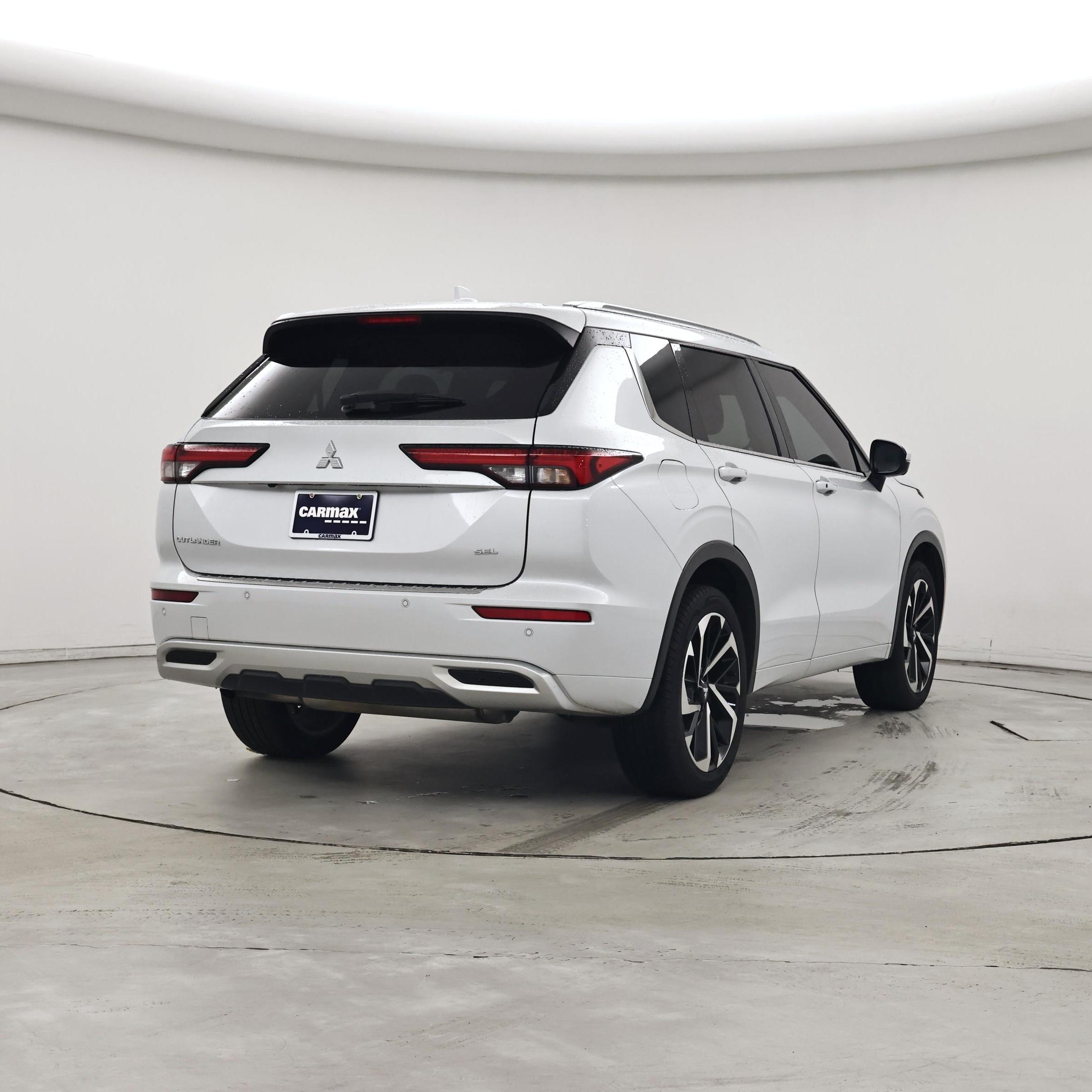 Thumbnail: 2024 Mitsubishi Outlander - 8