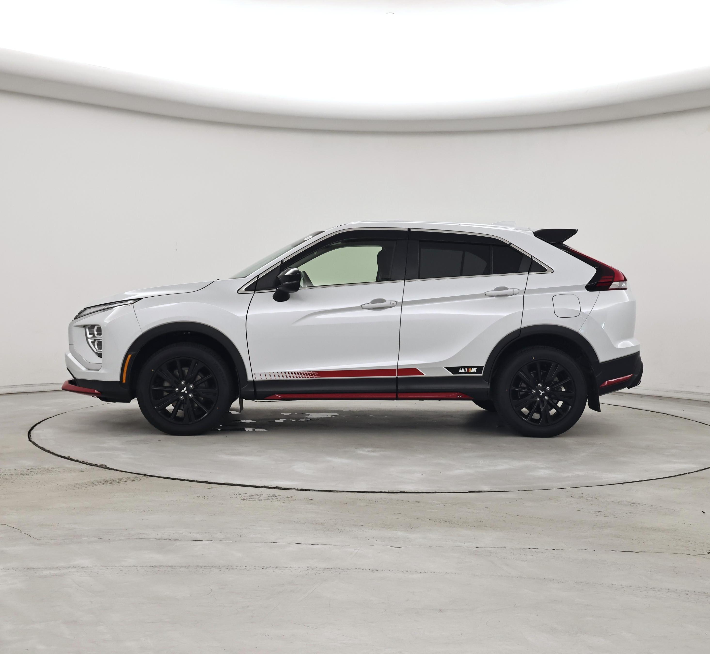 Thumbnail: 2023 Mitsubishi Eclipse Cross - 3