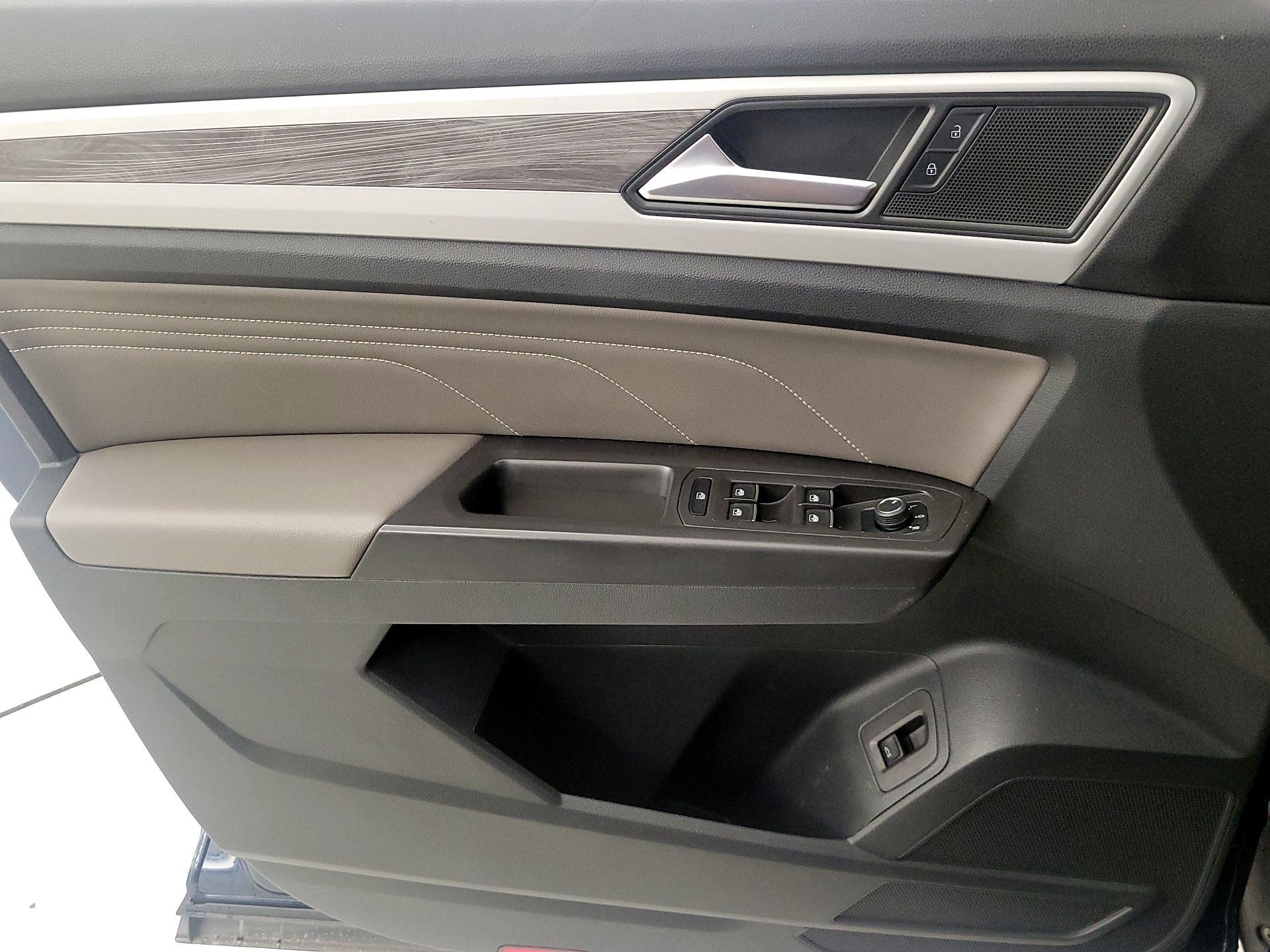 Thumbnail: 2023 Volkswagen Atlas - 12