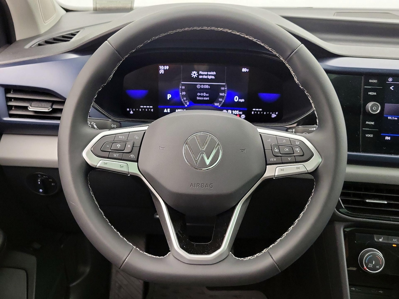 2023 Volkswagen Taos SE - Photo 11
