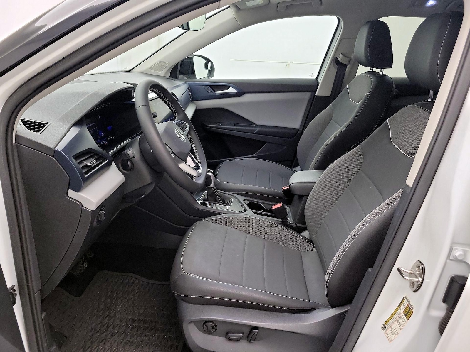 2023 Volkswagen Taos SE - Photo 12