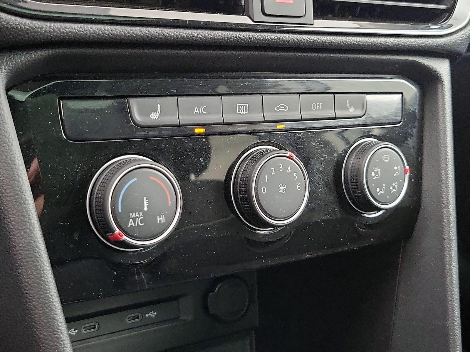 2023 Volkswagen Taos SE - Photo 17