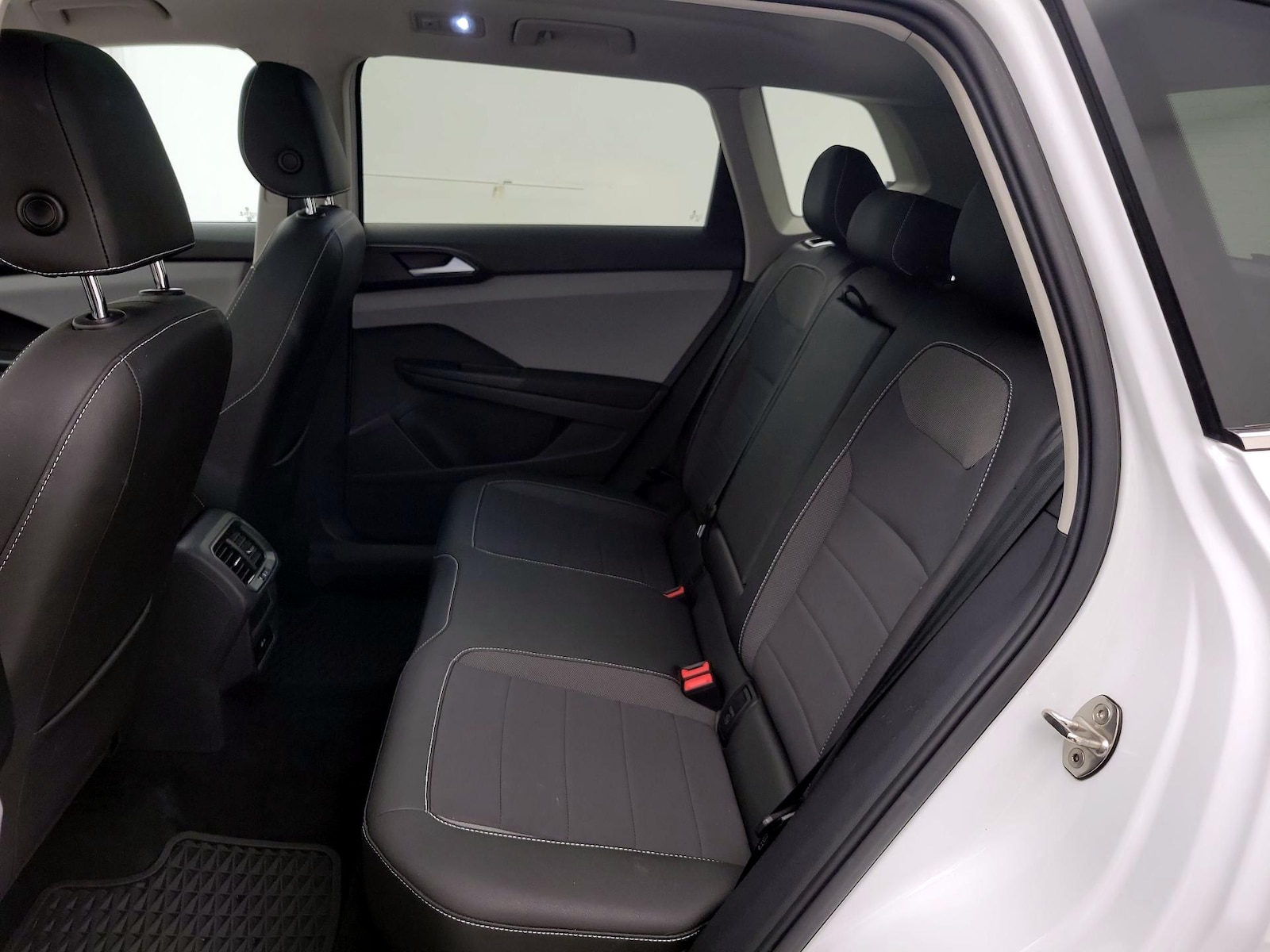 2023 Volkswagen Taos SE - Photo 21
