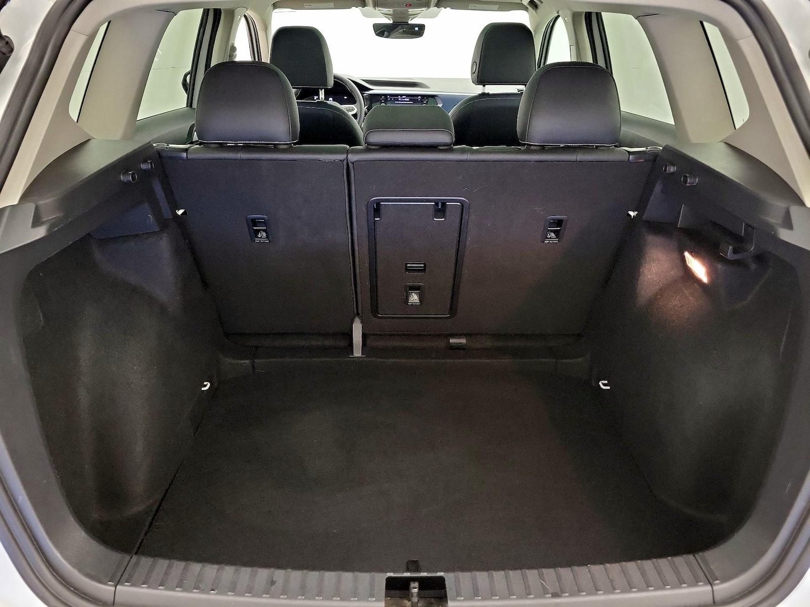 2023 Volkswagen Taos SE - Photo 22