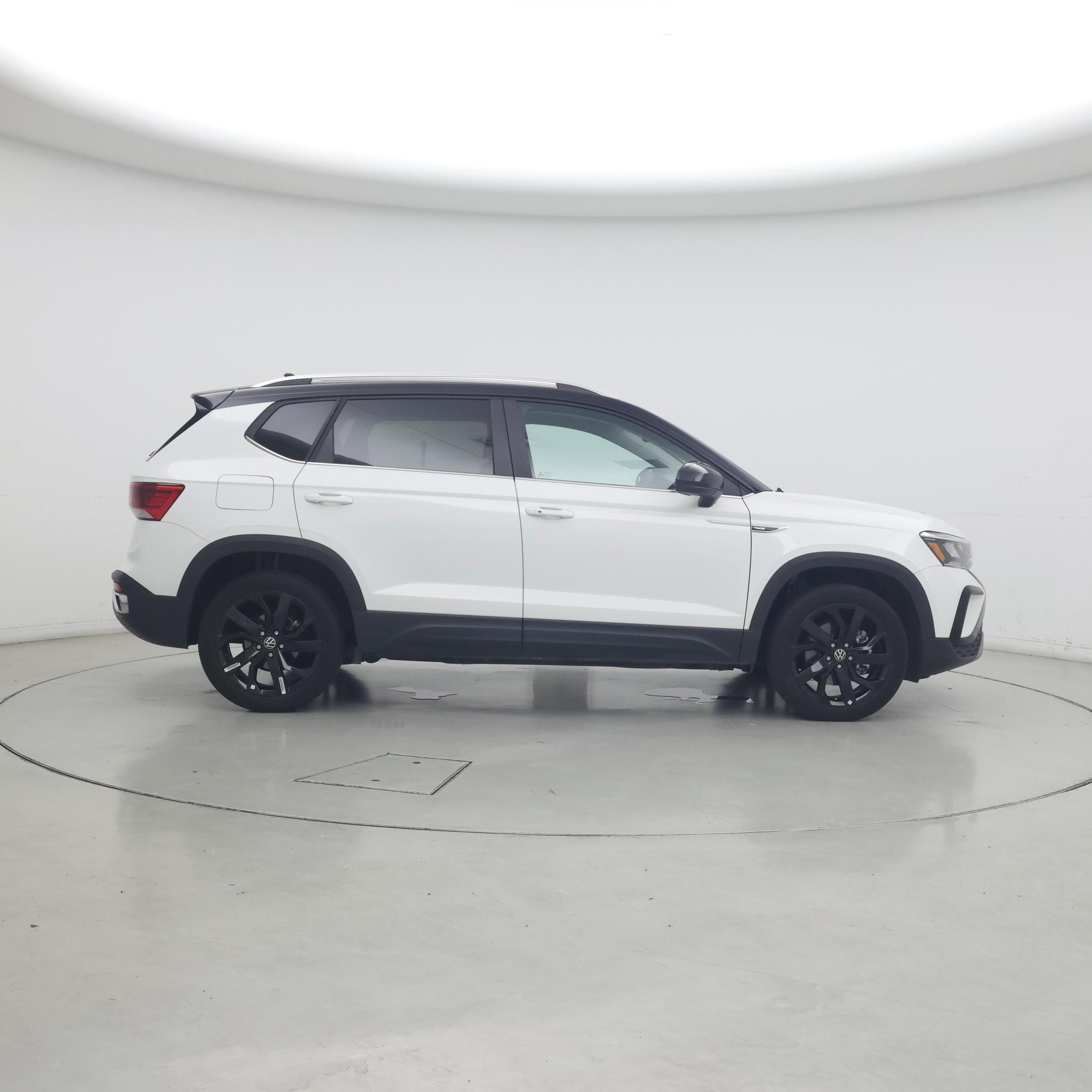Thumbnail: 2023 Volkswagen Taos - 7