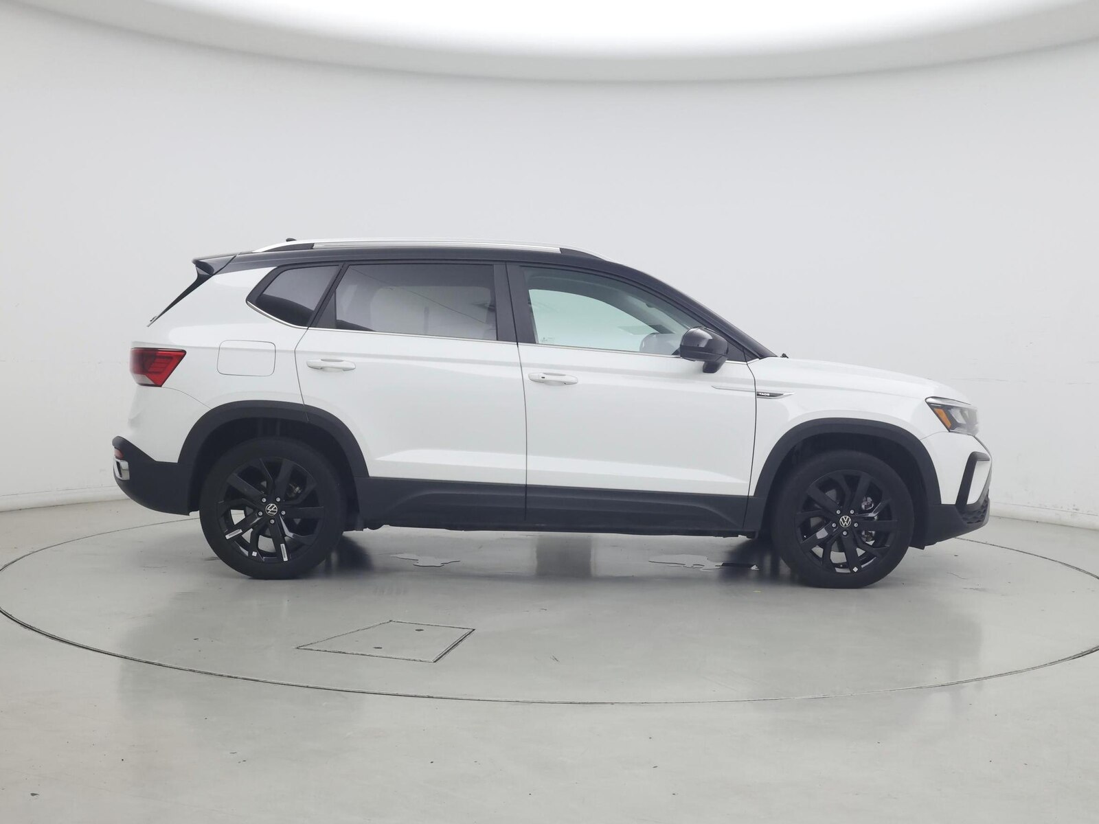 2023 Volkswagen Taos SE - Photo 8