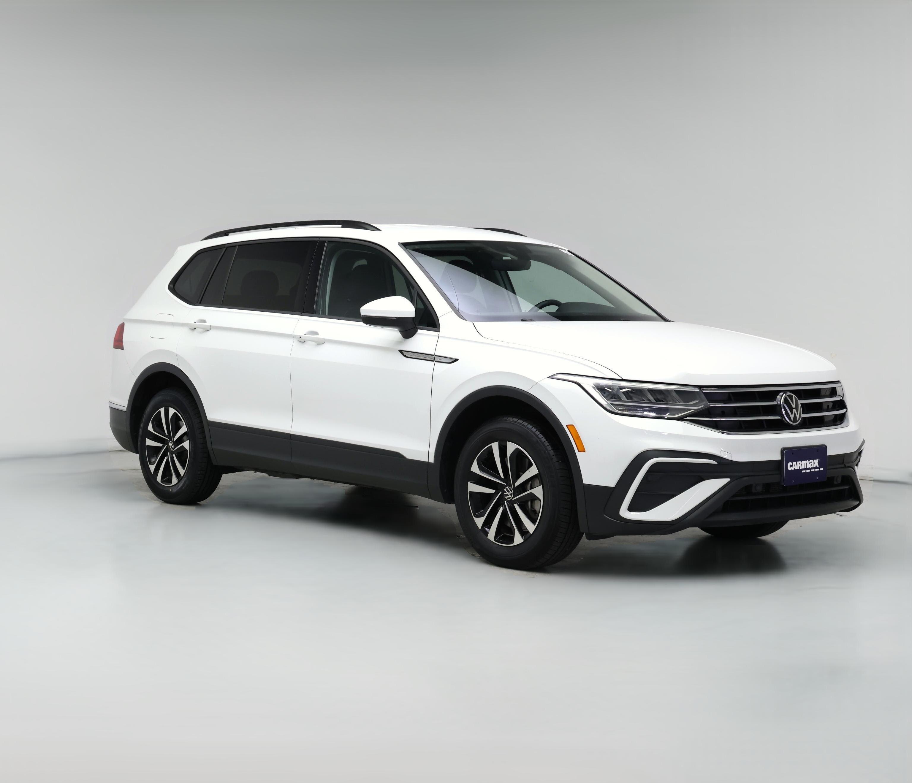 Thumbnail: 2023 Volkswagen Tiguan - 1