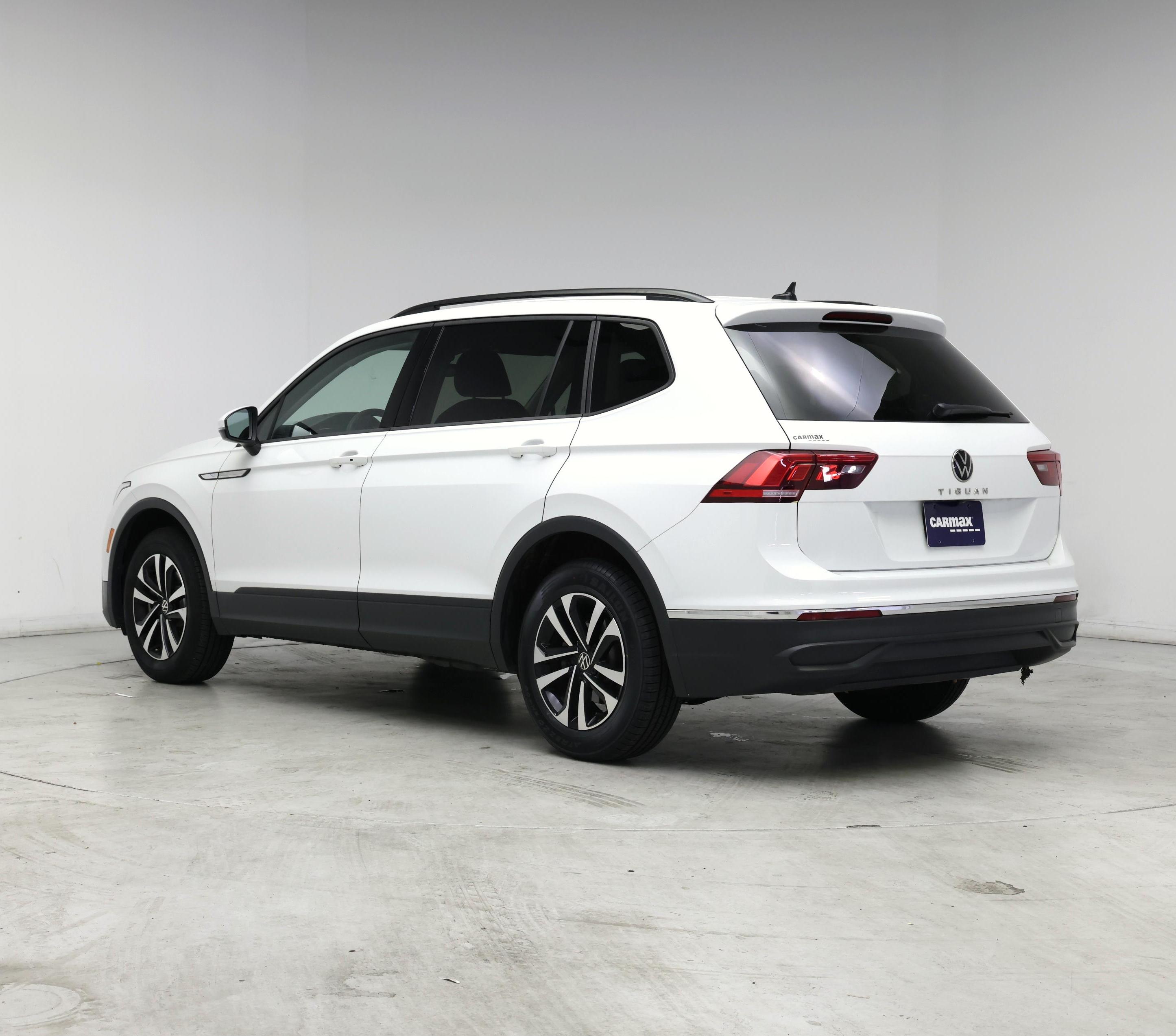 Thumbnail: 2023 Volkswagen Tiguan - 2