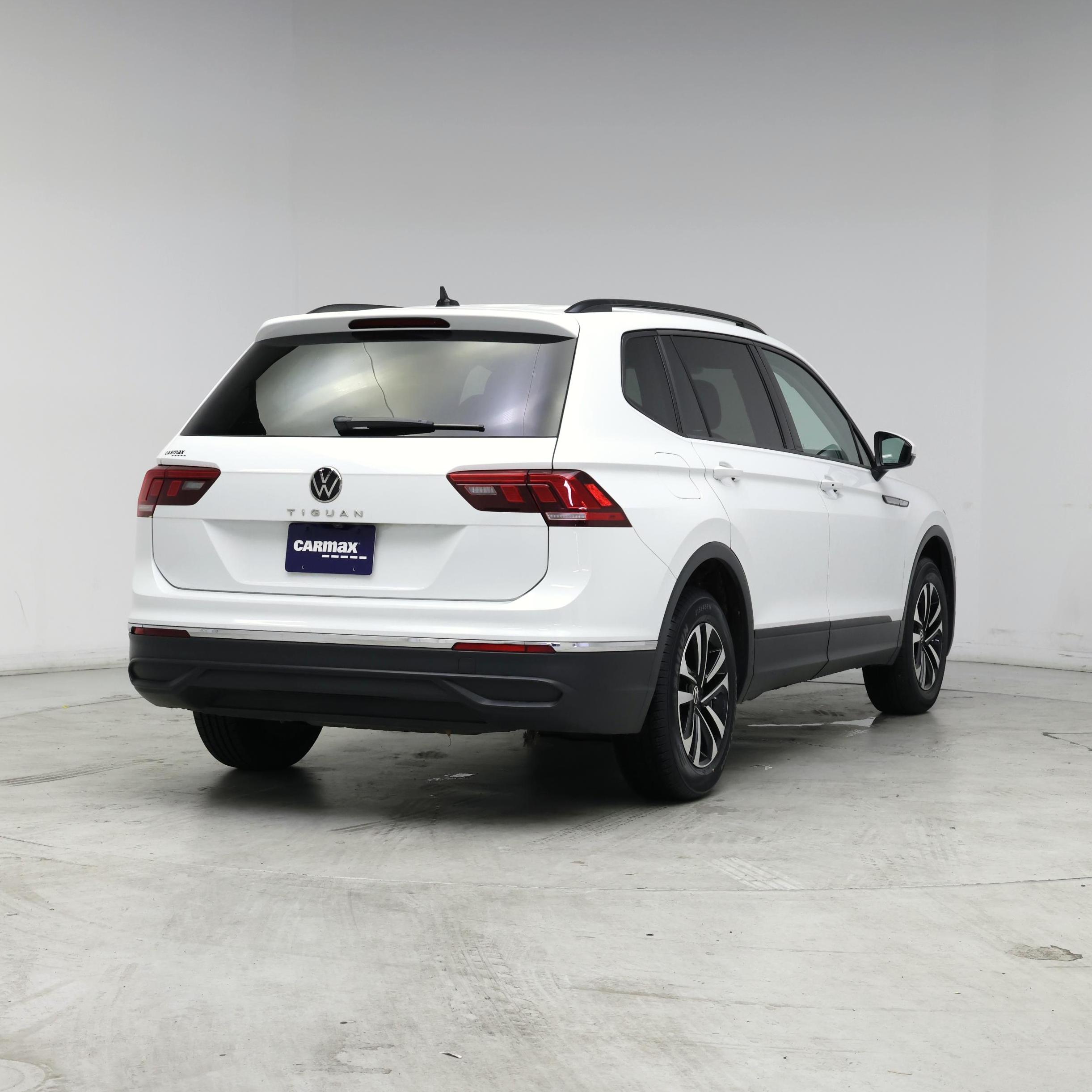 Thumbnail: 2023 Volkswagen Tiguan - 8