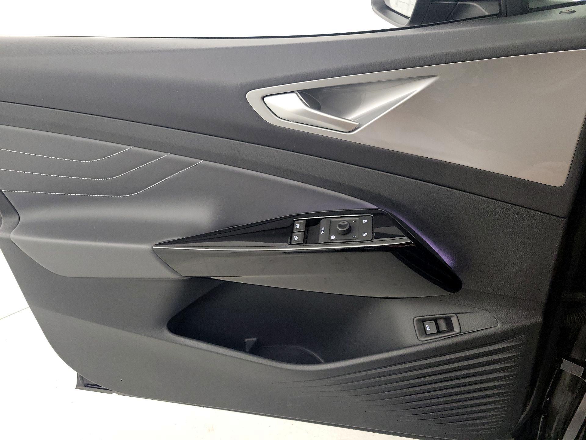 Thumbnail: 2023 Volkswagen ID.4 - 12