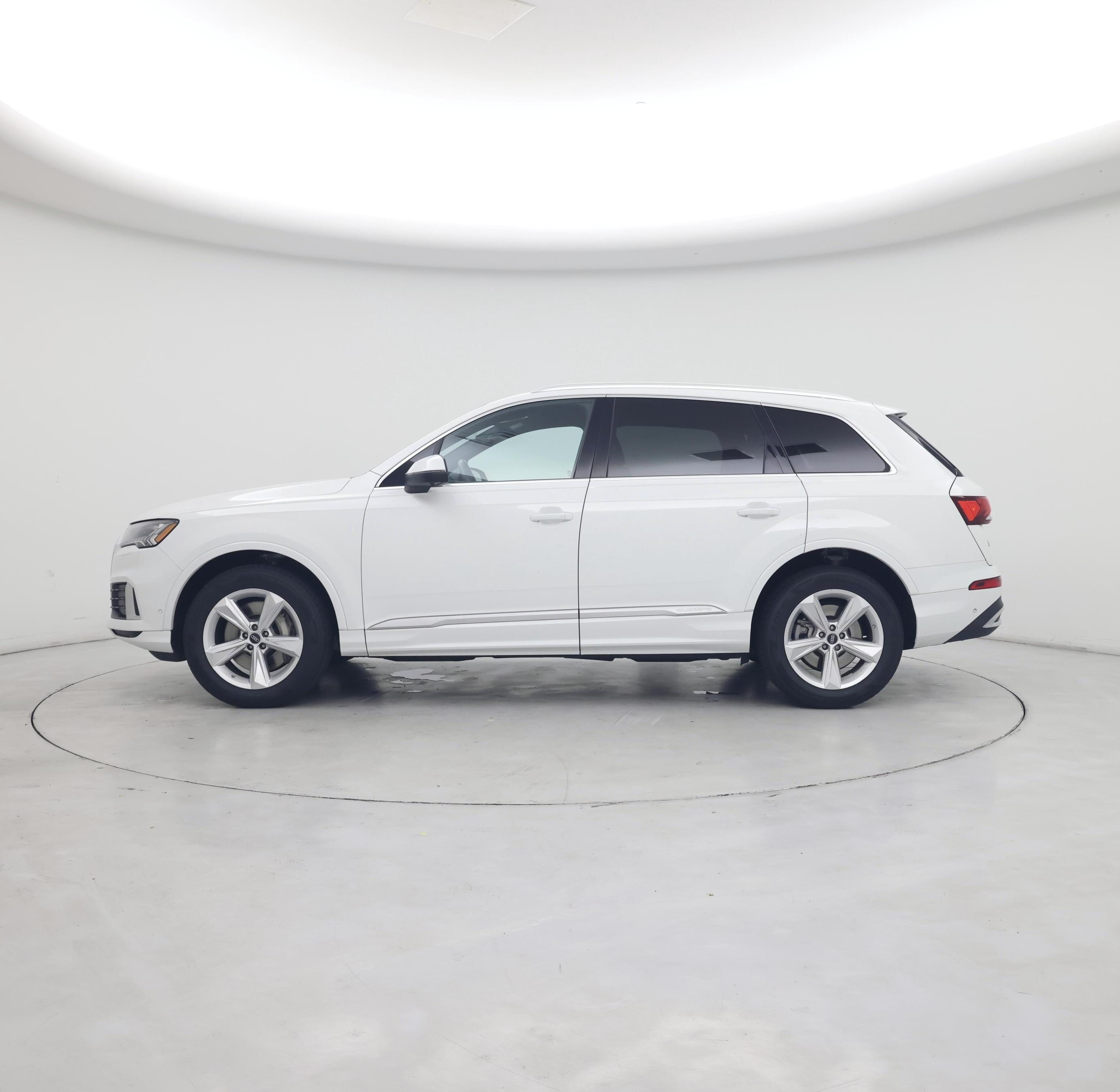 Thumbnail: 2023 Audi Q7 - 3