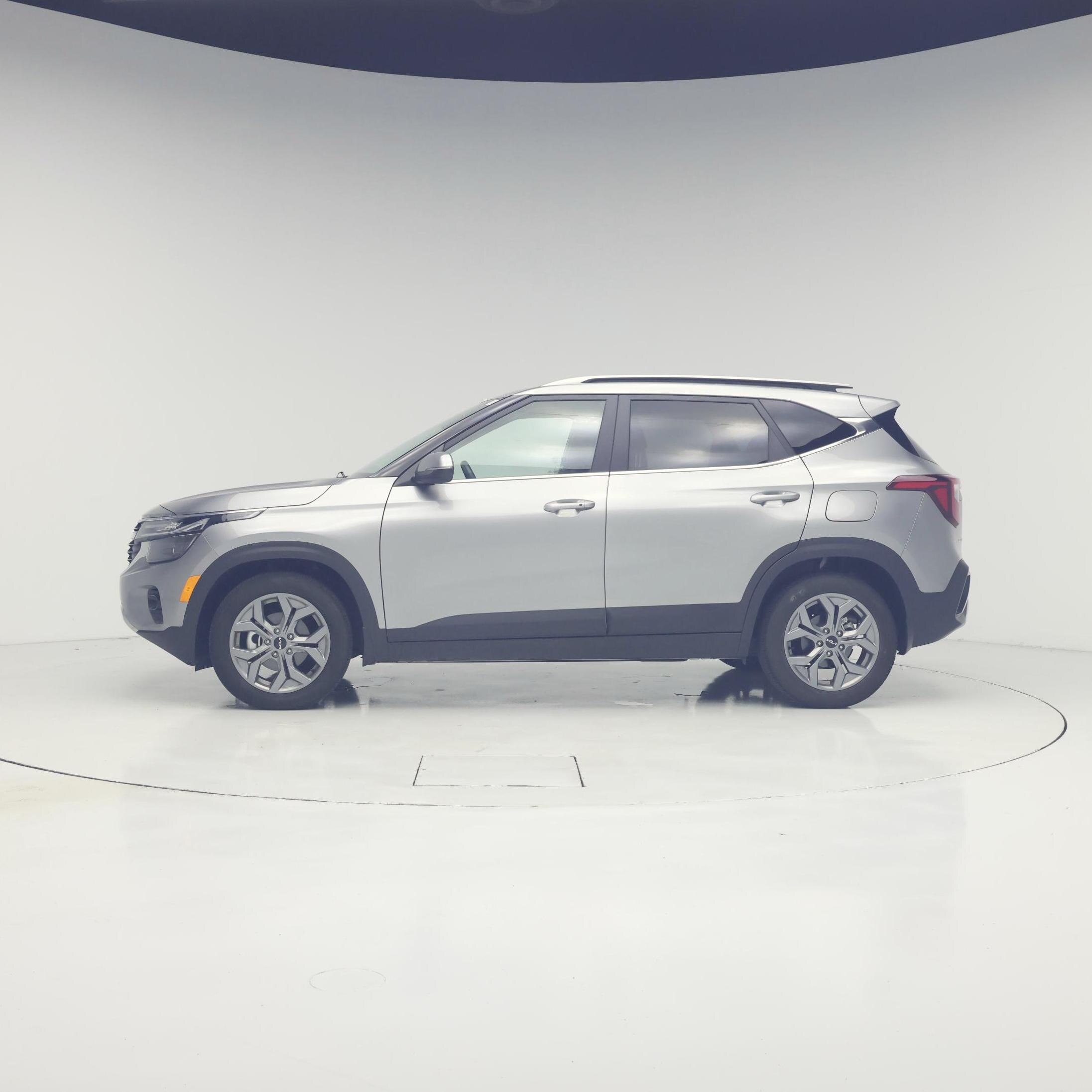 Thumbnail: 2024 Kia Seltos - 3