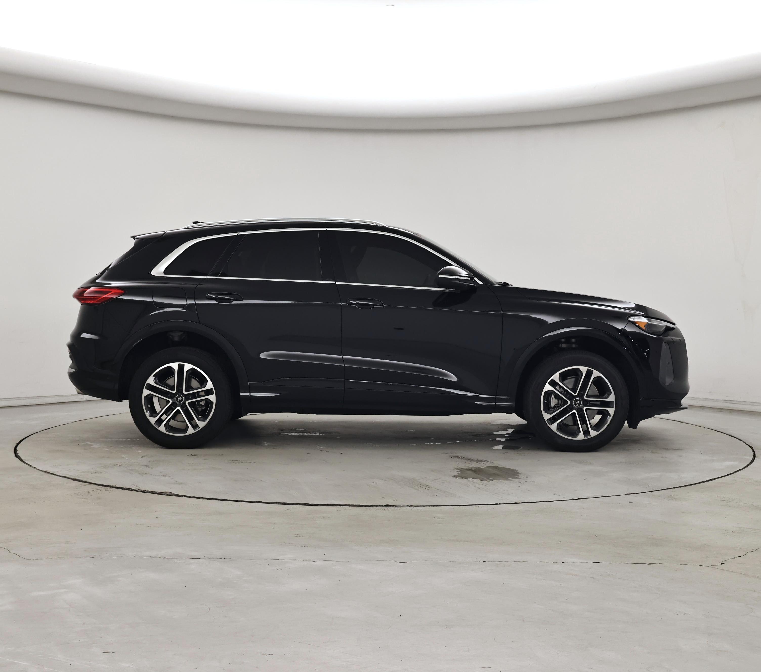 Thumbnail: 2025 Audi Q5 - 7