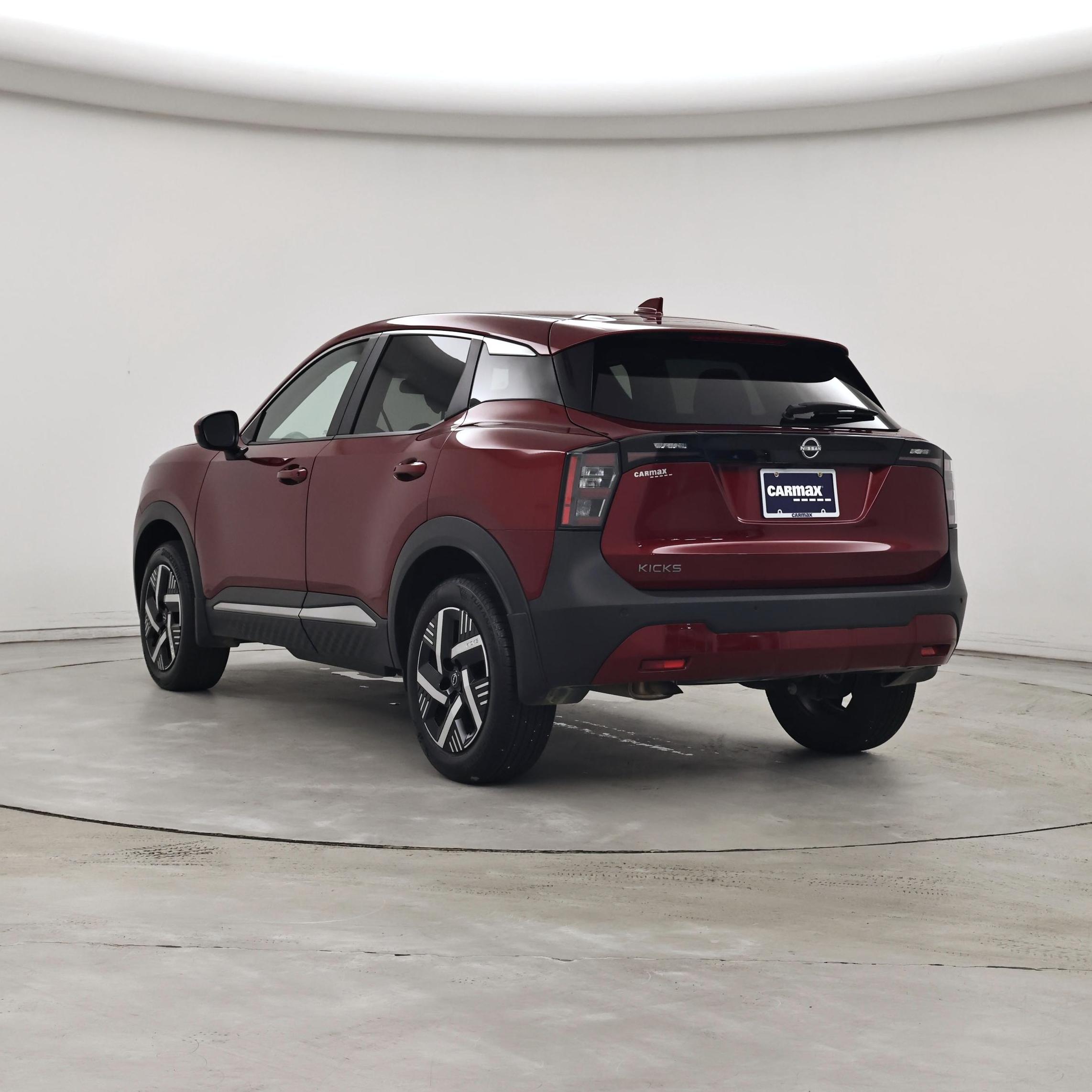Thumbnail: 2025 Nissan Kicks - 2