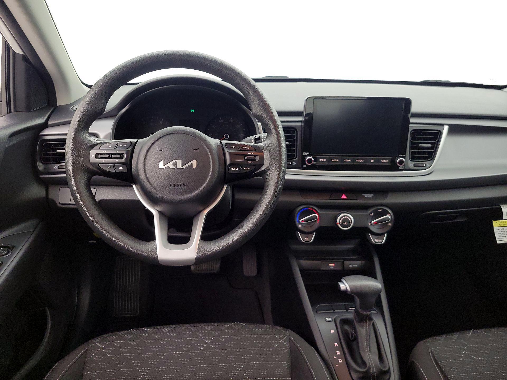 Thumbnail: 2023 Kia Rio - 10