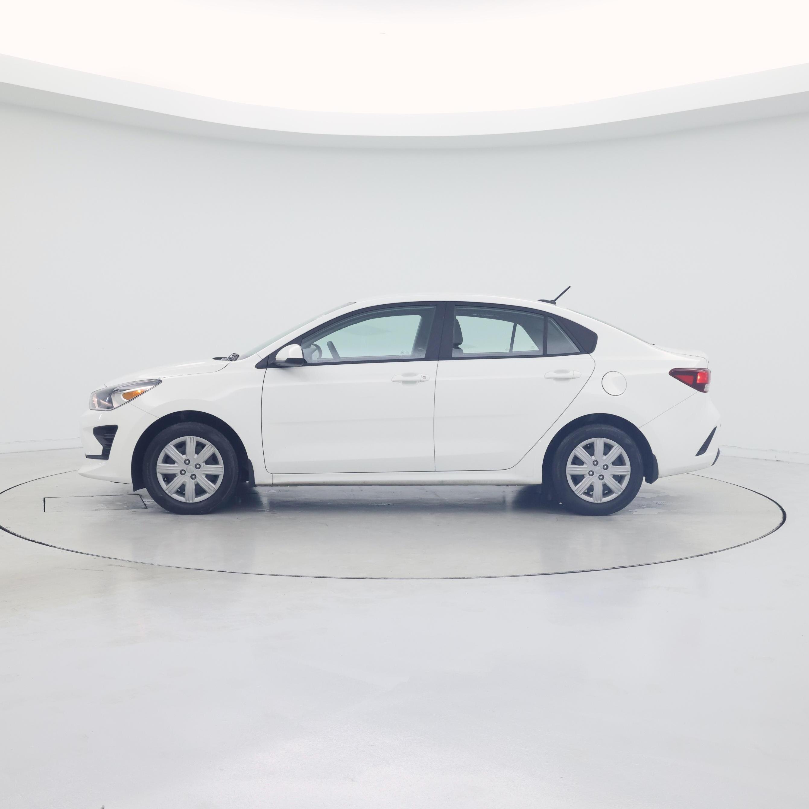 Thumbnail: 2023 Kia Rio - 3