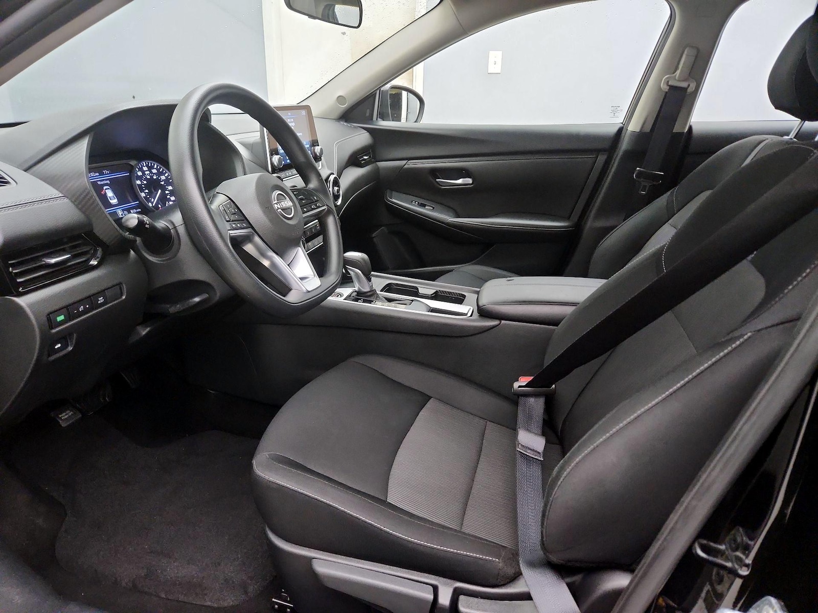 2025 Nissan Sentra SV - Photo 12