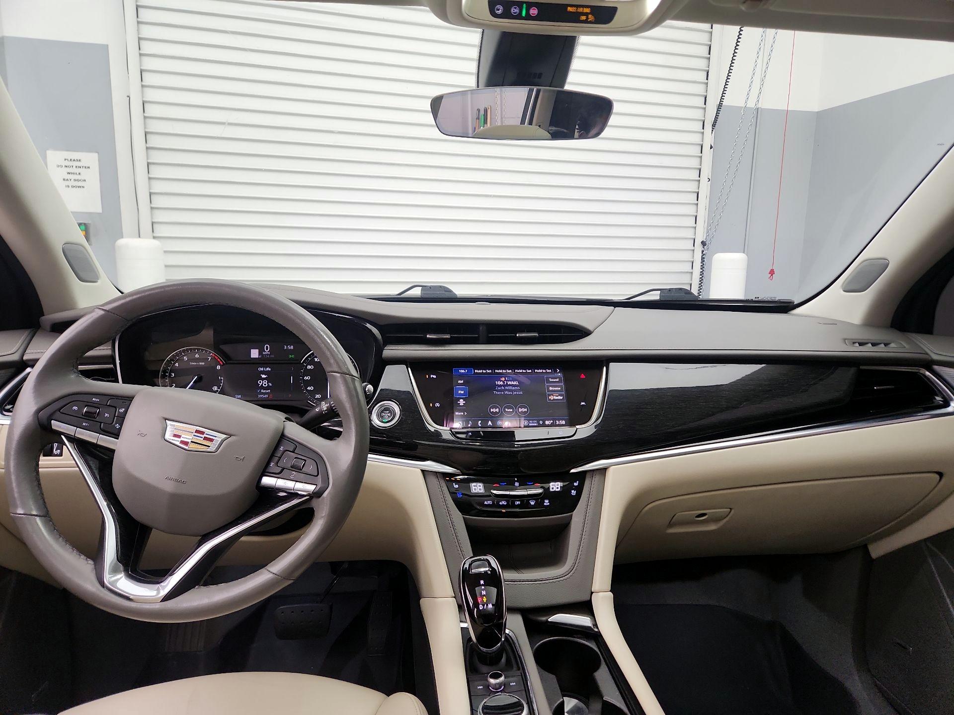 Thumbnail: 2023 Cadillac XT6 - 9