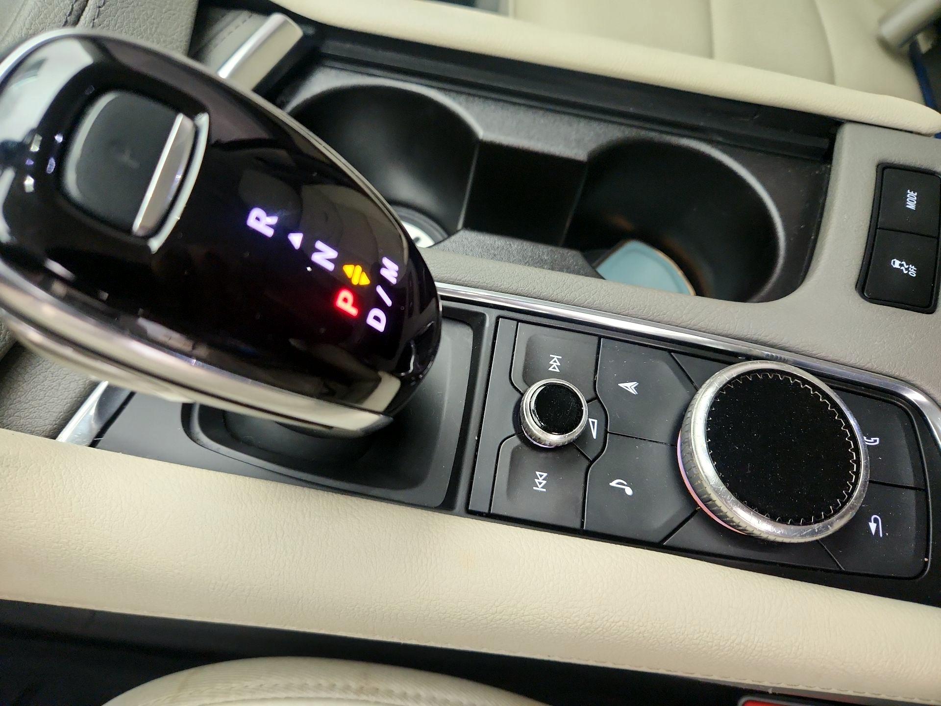 Thumbnail: 2023 Cadillac XT6 - 17