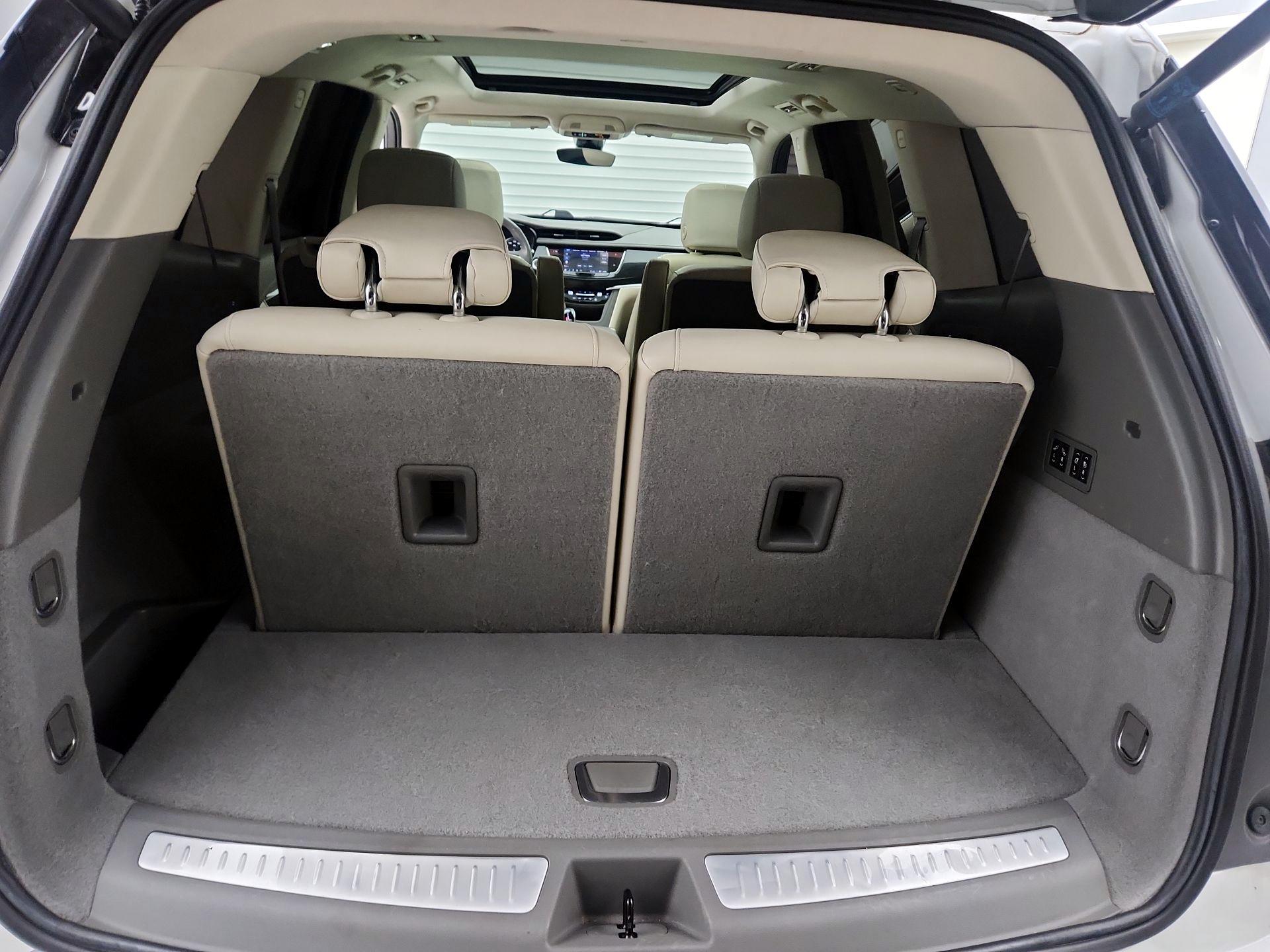 Thumbnail: 2023 Cadillac XT6 - 20