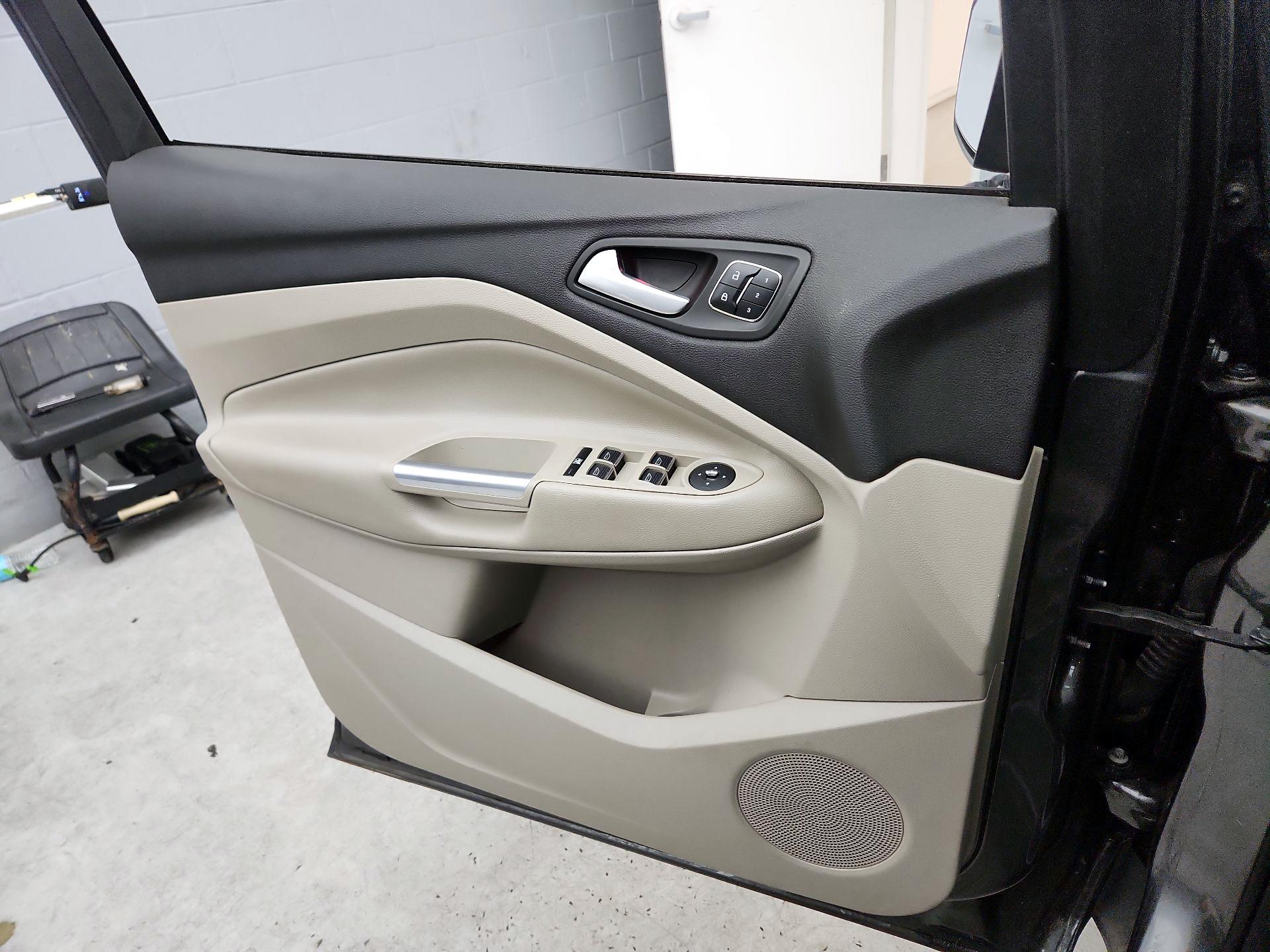 Thumbnail: 2015 Ford Escape - 12