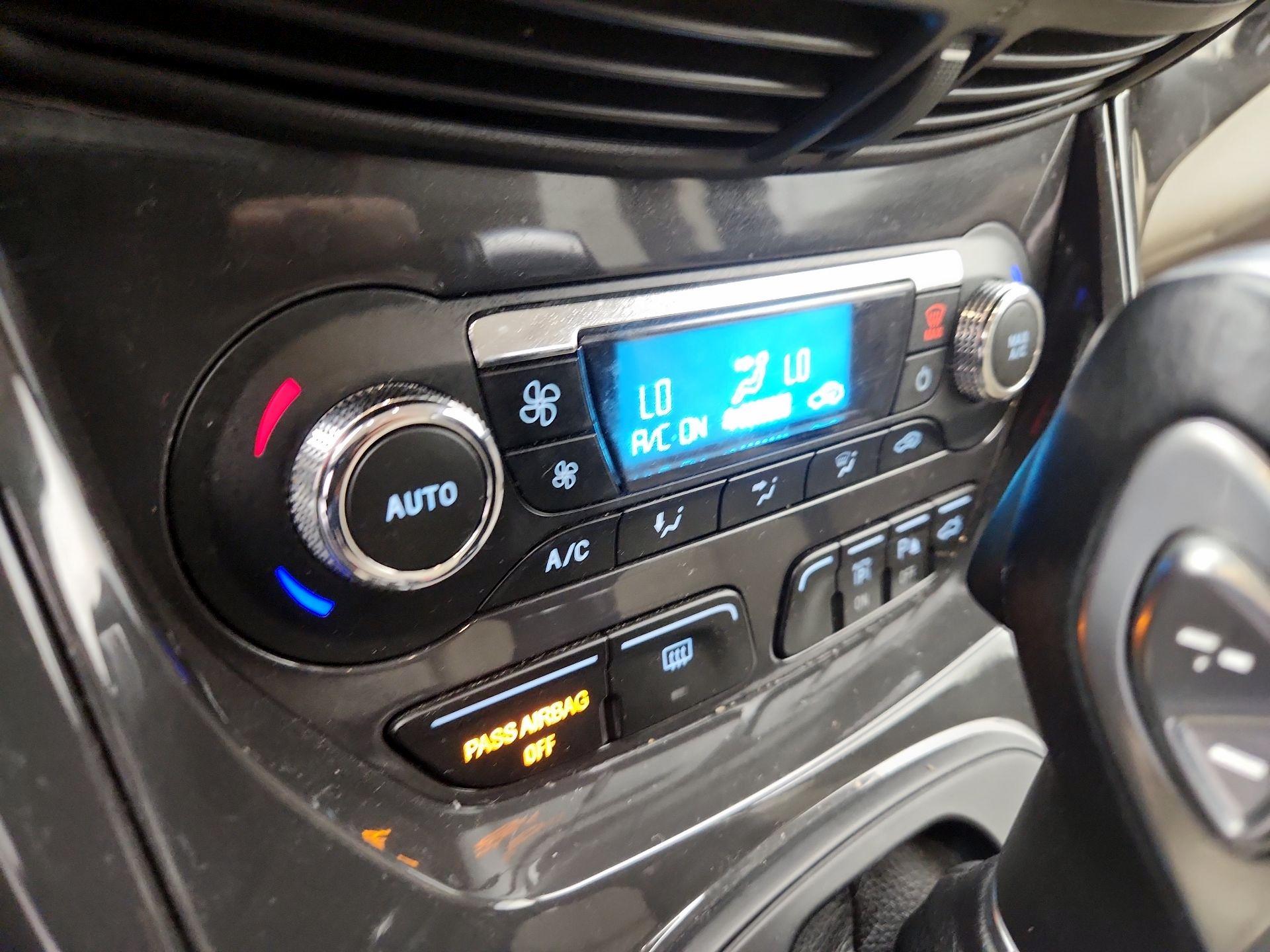 Thumbnail: 2015 Ford Escape - 16