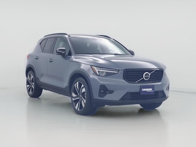2023 Volvo XC40 B5 Plus Dark Theme