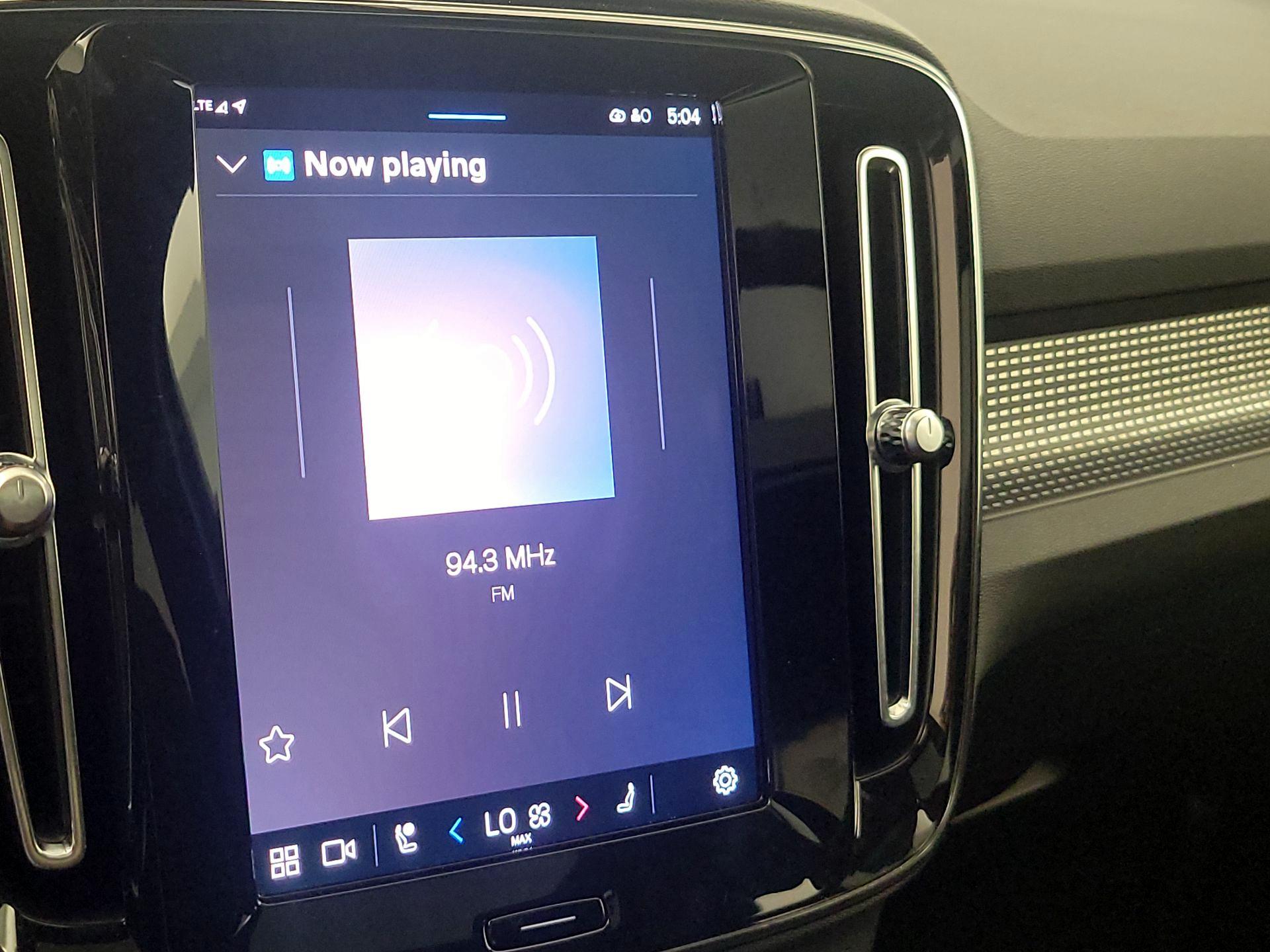 Thumbnail: 2023 Volvo XC40 - 16