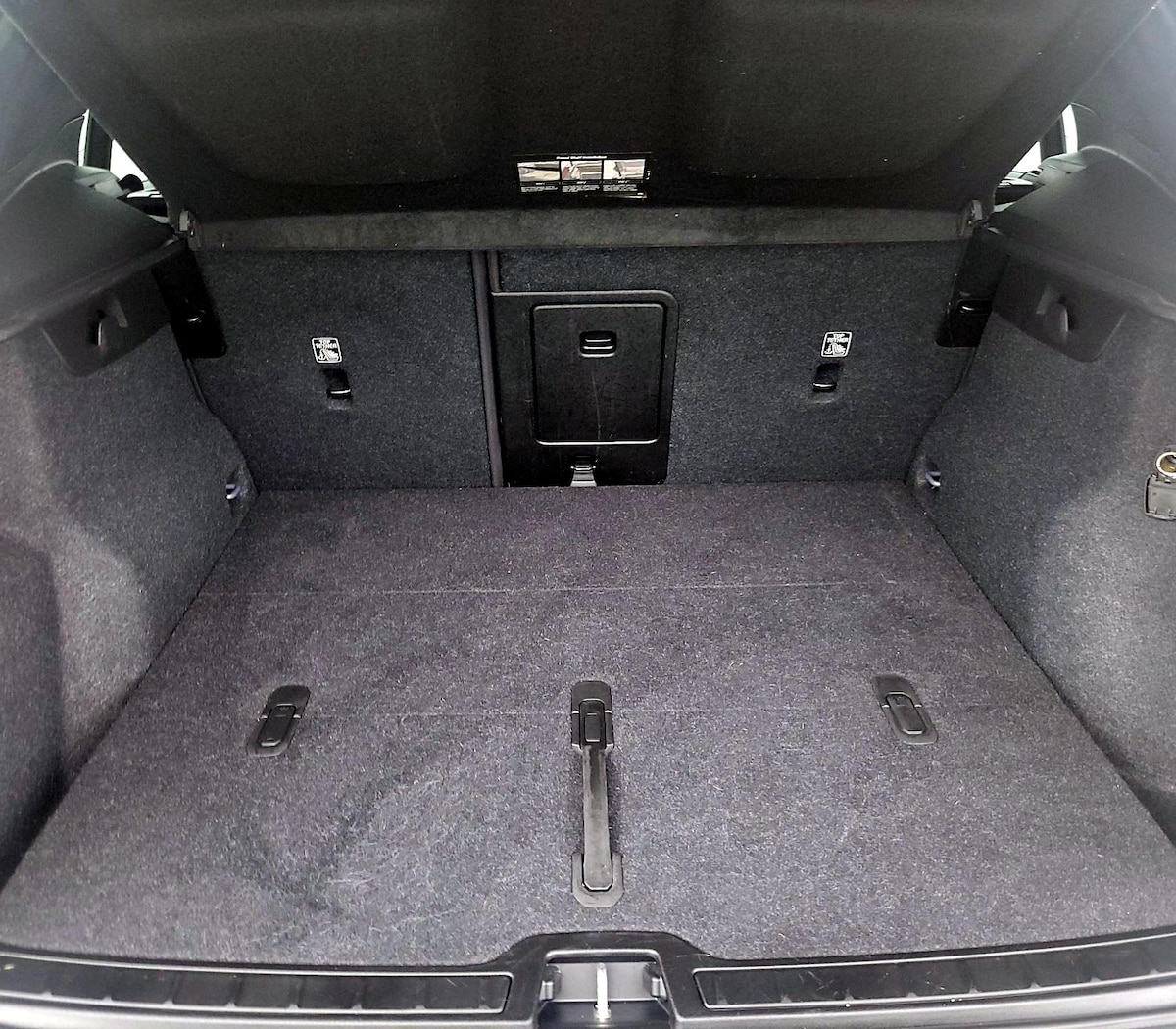 Trunk/Cargo (Seats Up)