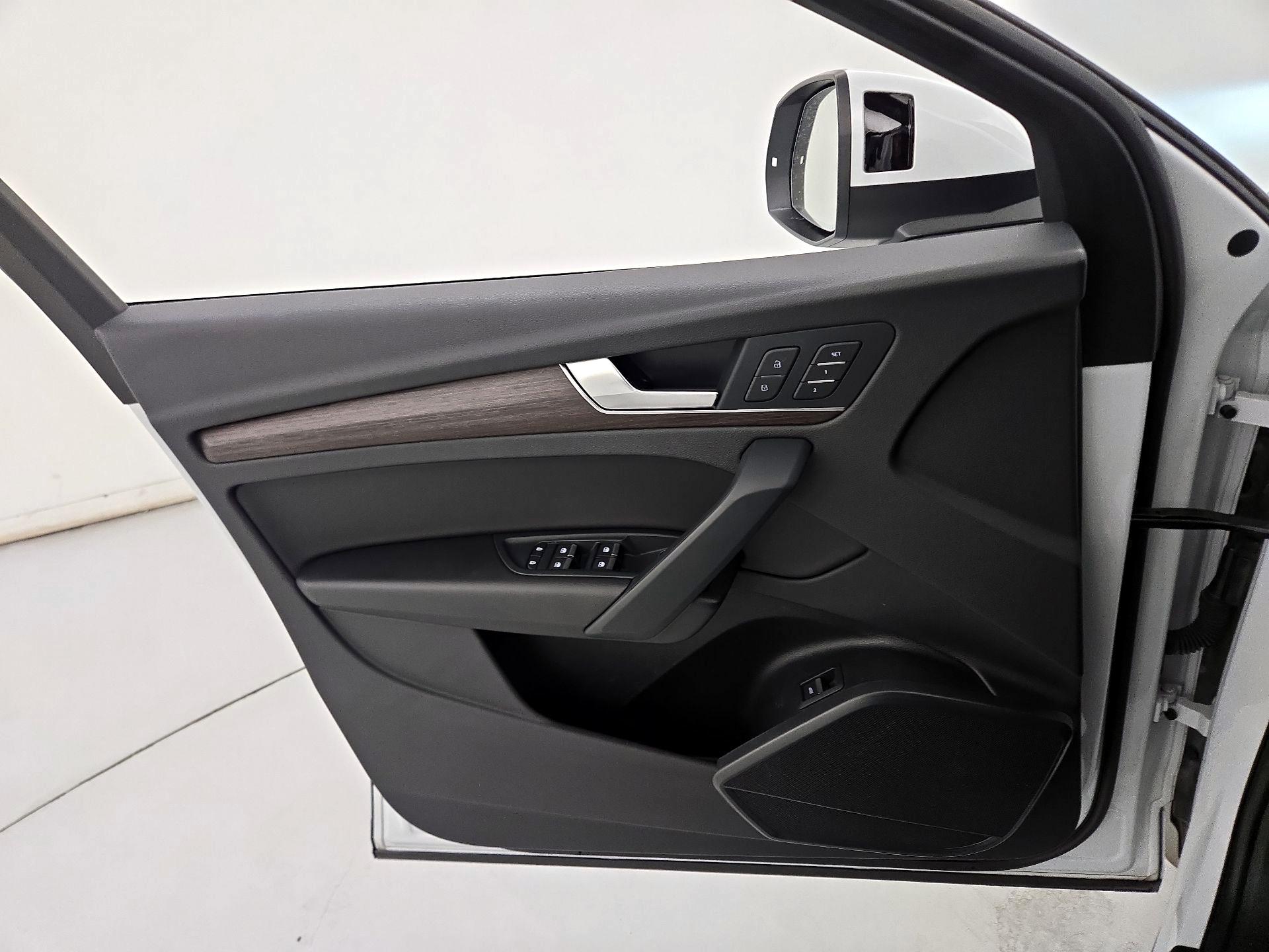 Thumbnail: 2023 Audi Q5 - 12