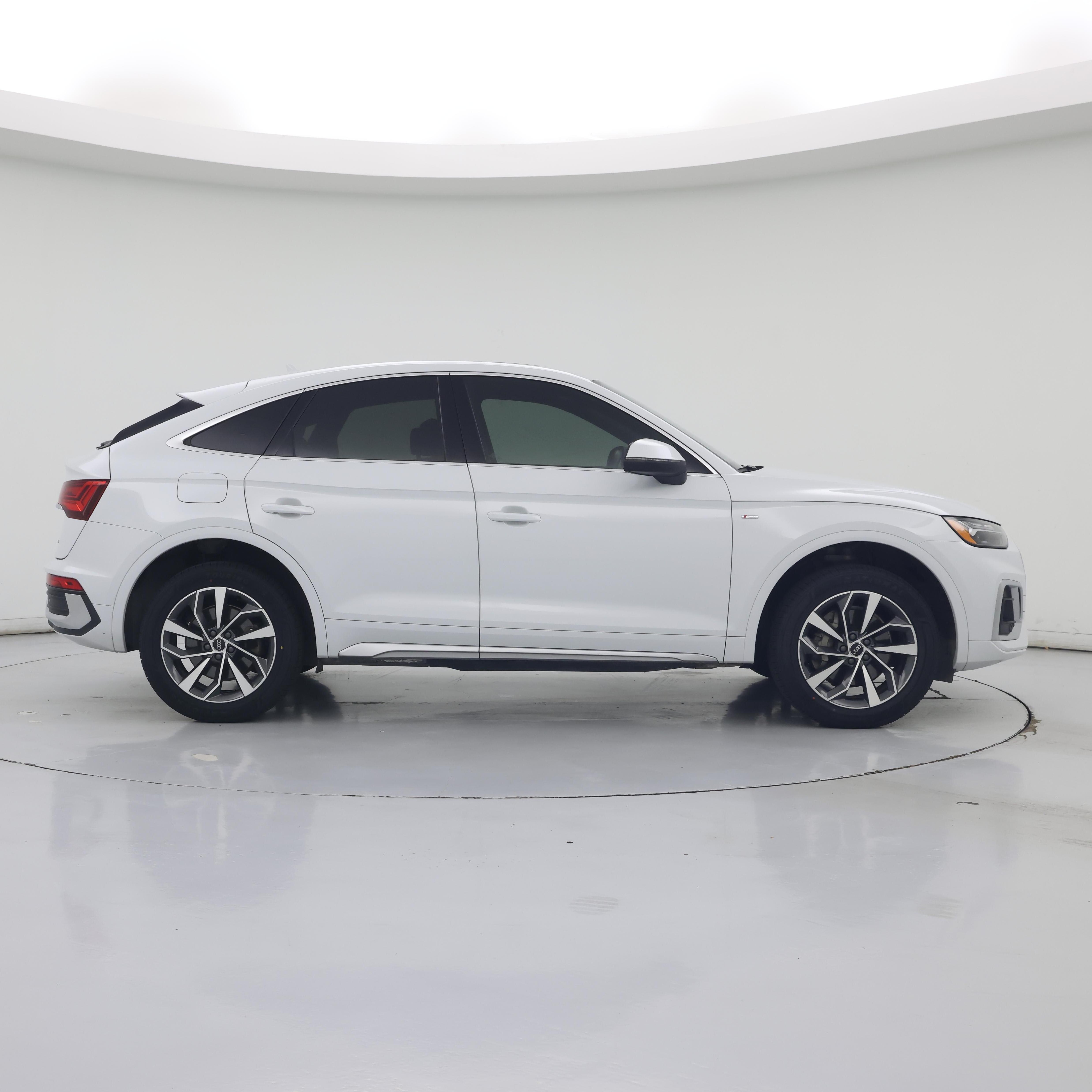 Thumbnail: 2023 Audi Q5 - 7