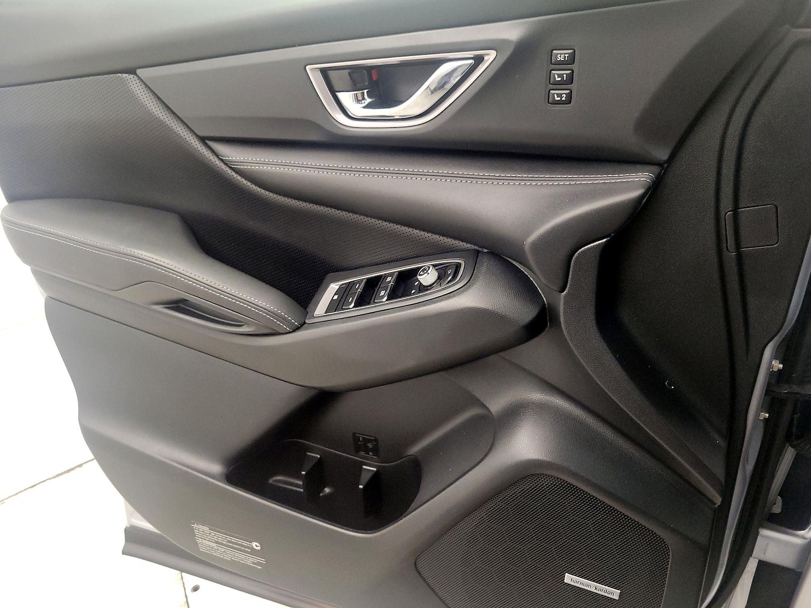 2023 Subaru Ascent Limited - Photo 11