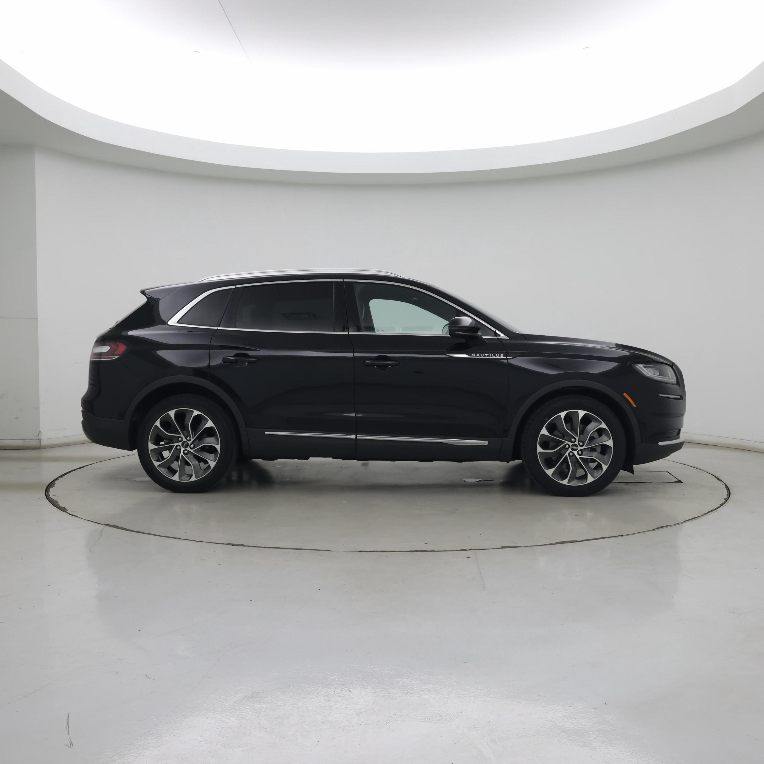 Thumbnail: 2023 Lincoln Nautilus - 7