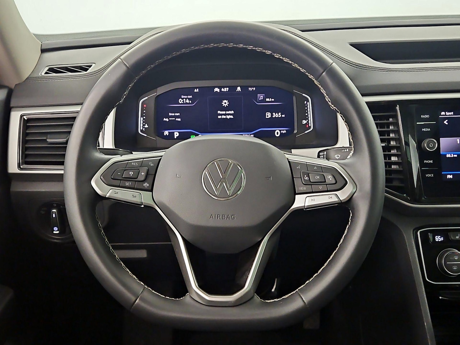 2023 Volkswagen Atlas SE w/Tech - Photo 9