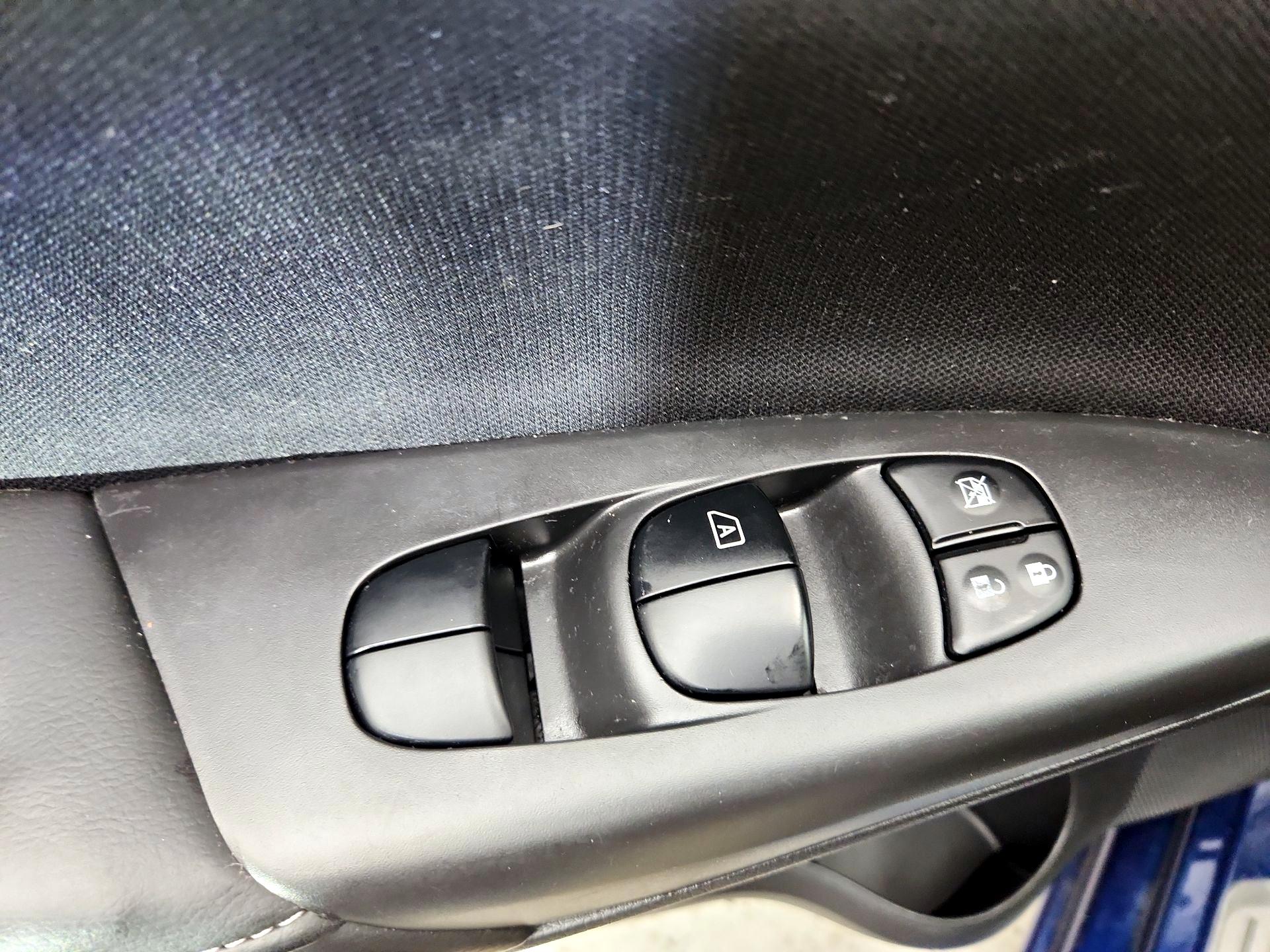 Thumbnail: 2019 Nissan Sentra - 12