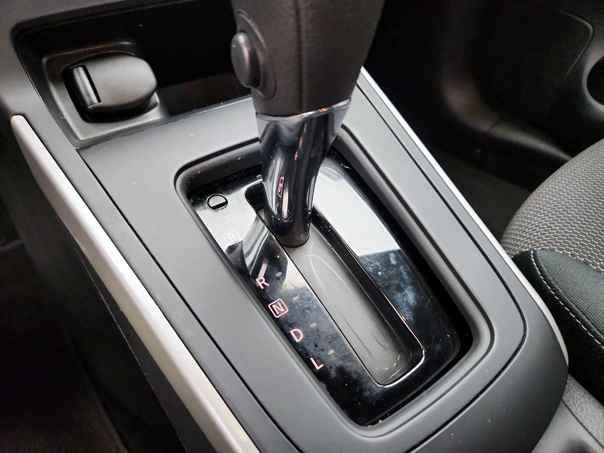 Thumbnail: 2019 Nissan Sentra - 17