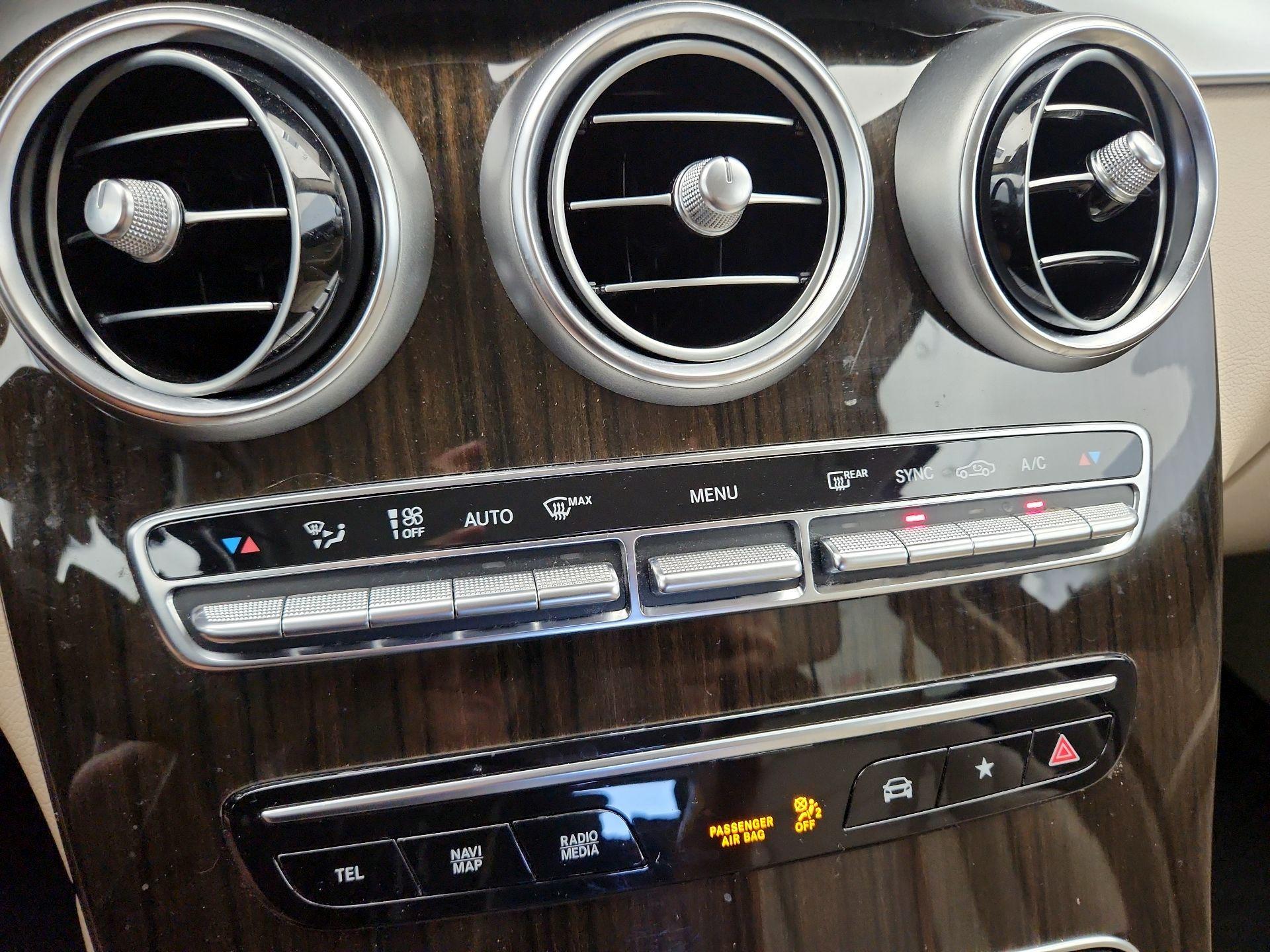 Thumbnail: 2022 Mercedes-Benz GLC - 16