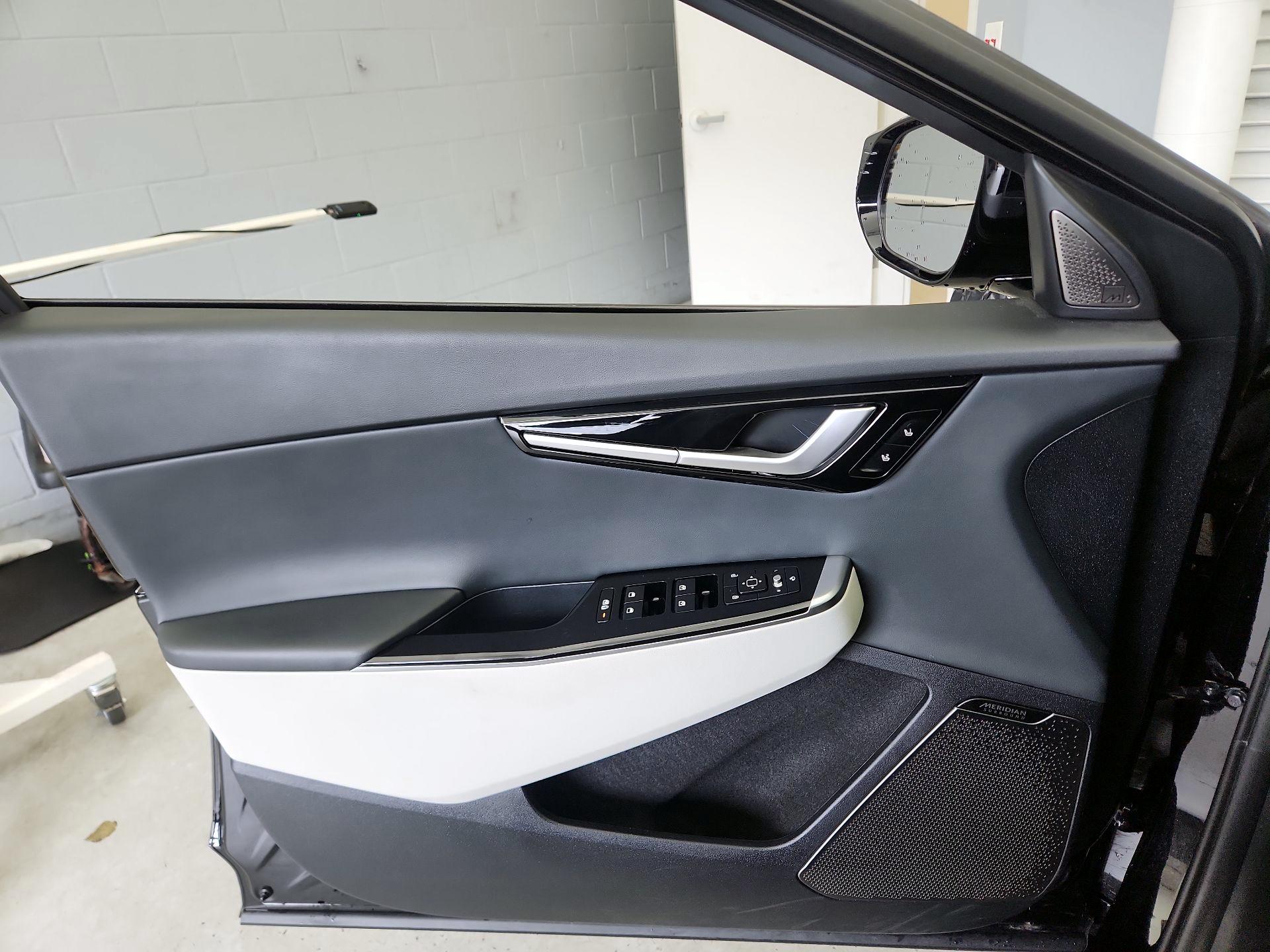 Thumbnail: 2024 Kia EV6 - 12
