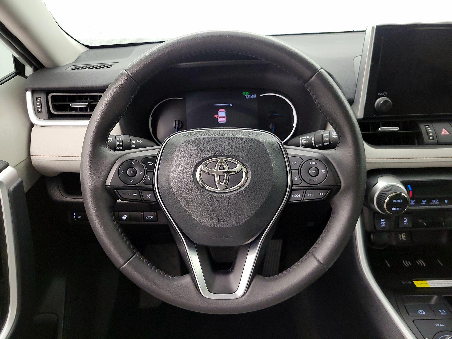 Thumbnail: 2025 Toyota RAV4 - 10