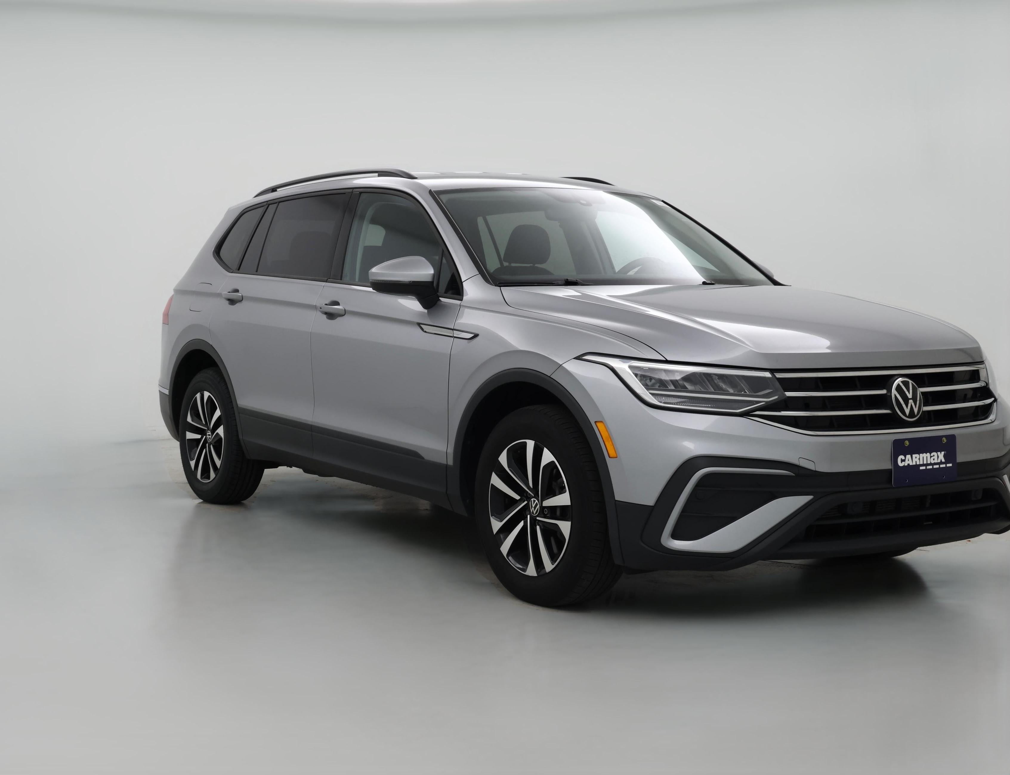 Thumbnail: 2023 Volkswagen Tiguan - 1