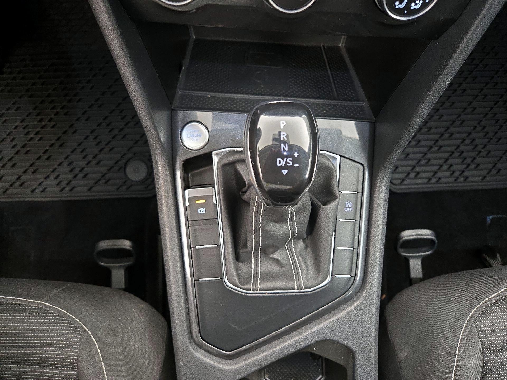 Thumbnail: 2023 Volkswagen Tiguan - 17