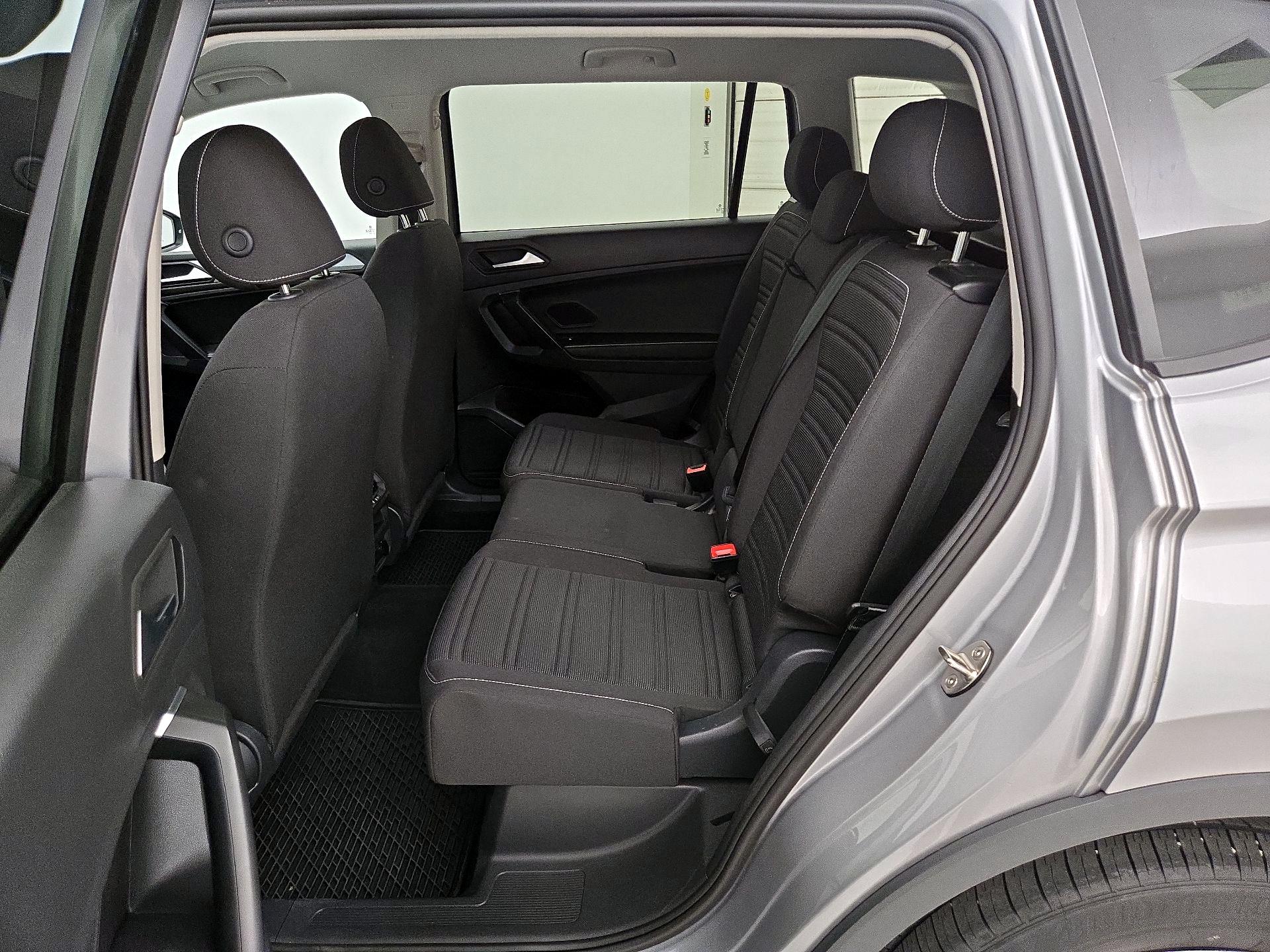 Thumbnail: 2023 Volkswagen Tiguan - 19