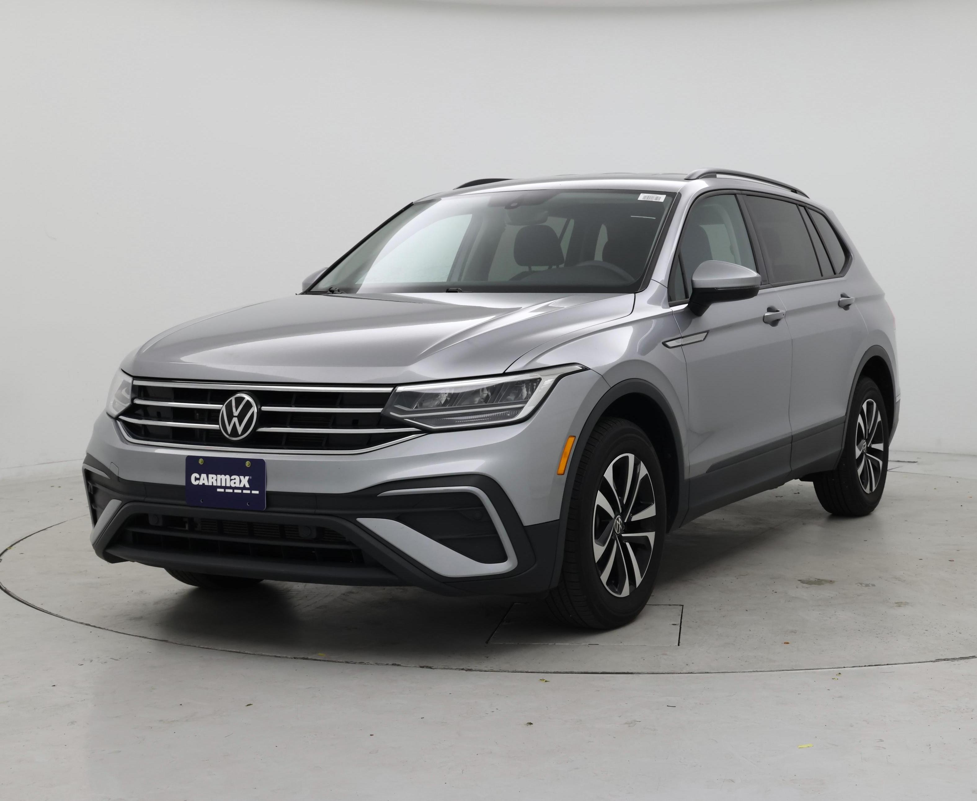 Thumbnail: 2023 Volkswagen Tiguan - 4